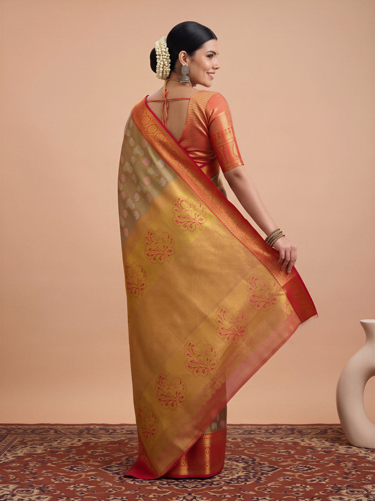Gold Banarasi Silk saree – detail view 1