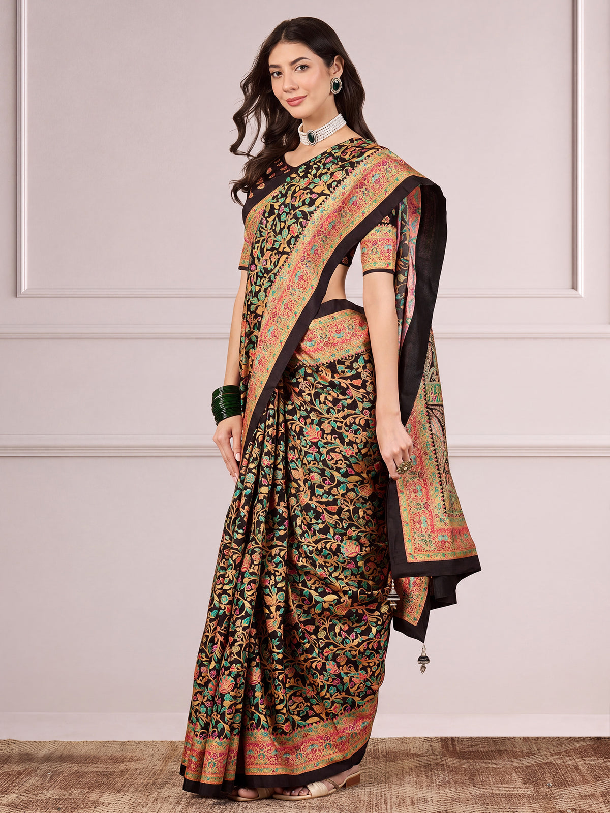 Black Dola Silk saree – detail view 1