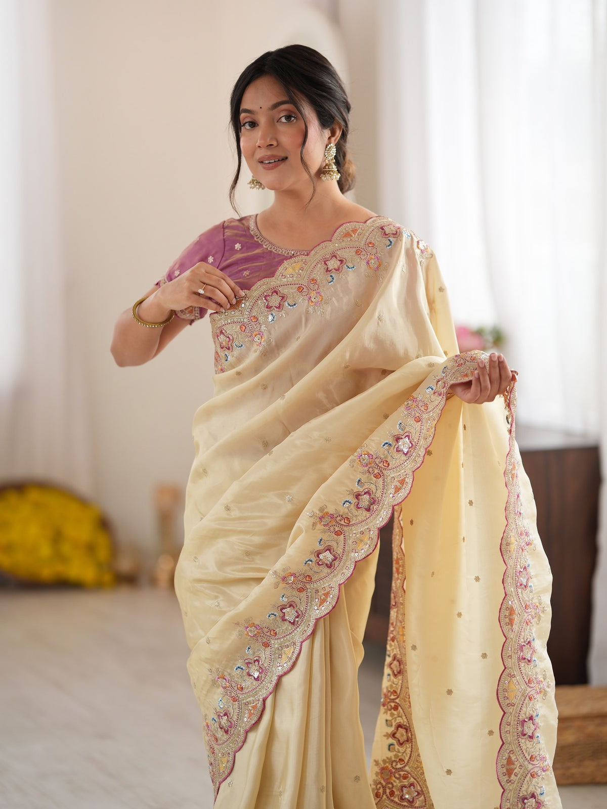 Off White Satin saree – detail view 4