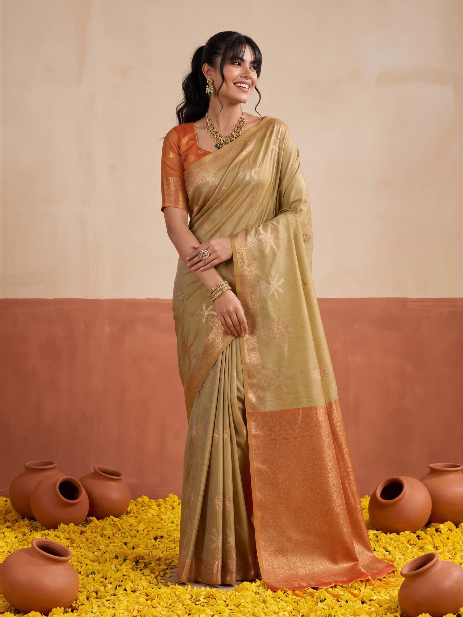 Beige Tussar Silk saree – detail view 2