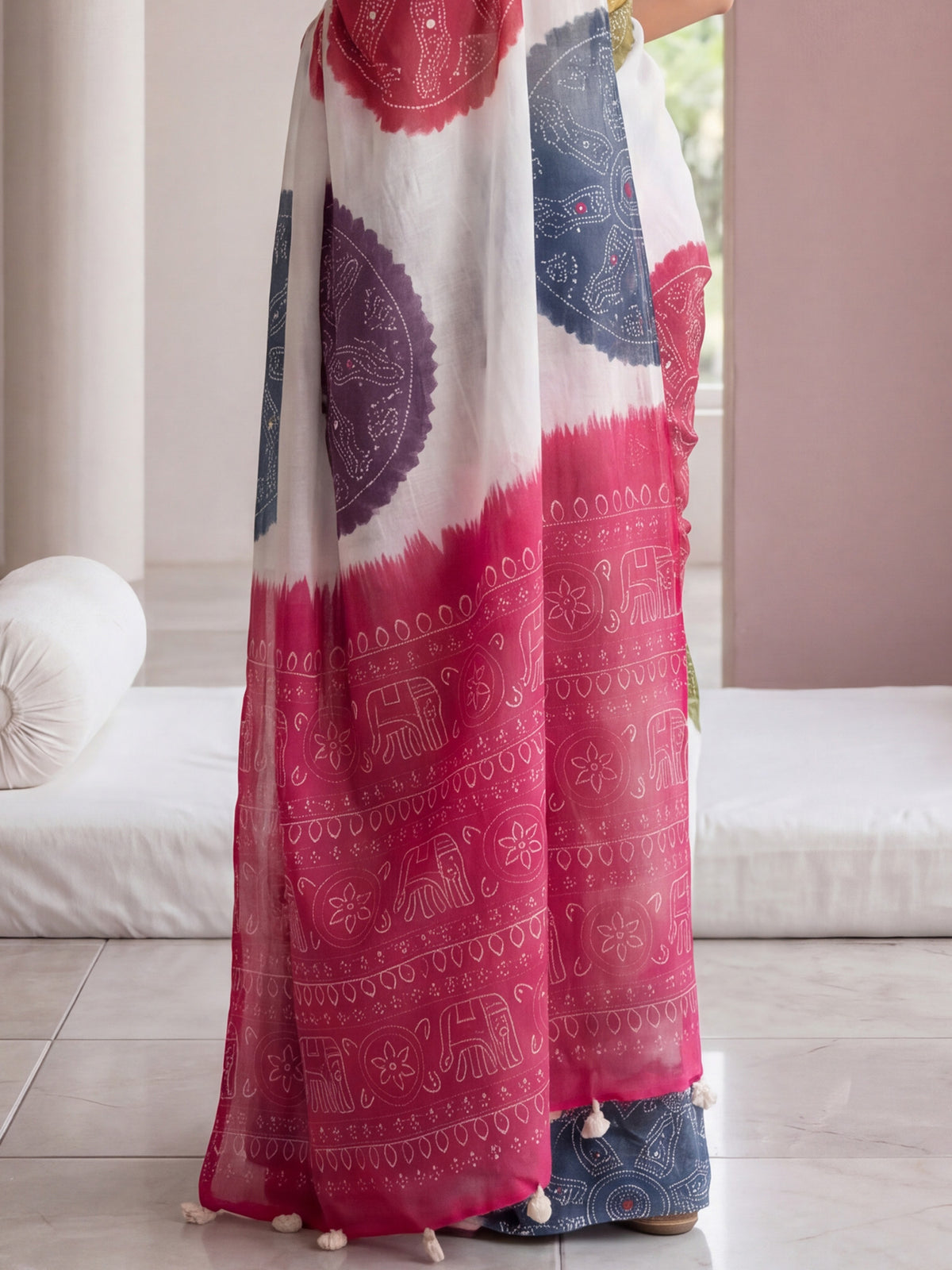 Off White Linen saree – detail view 5
