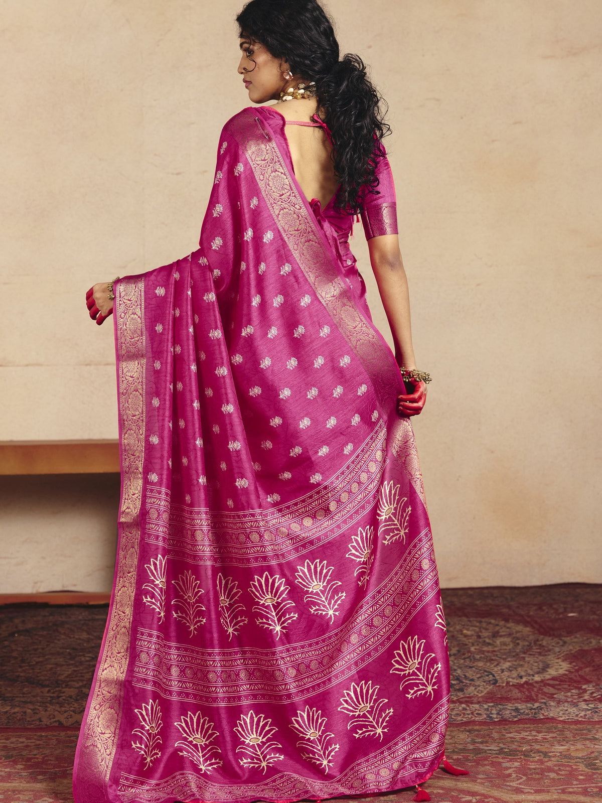 Magenta Tussar Silk saree – detail view 3