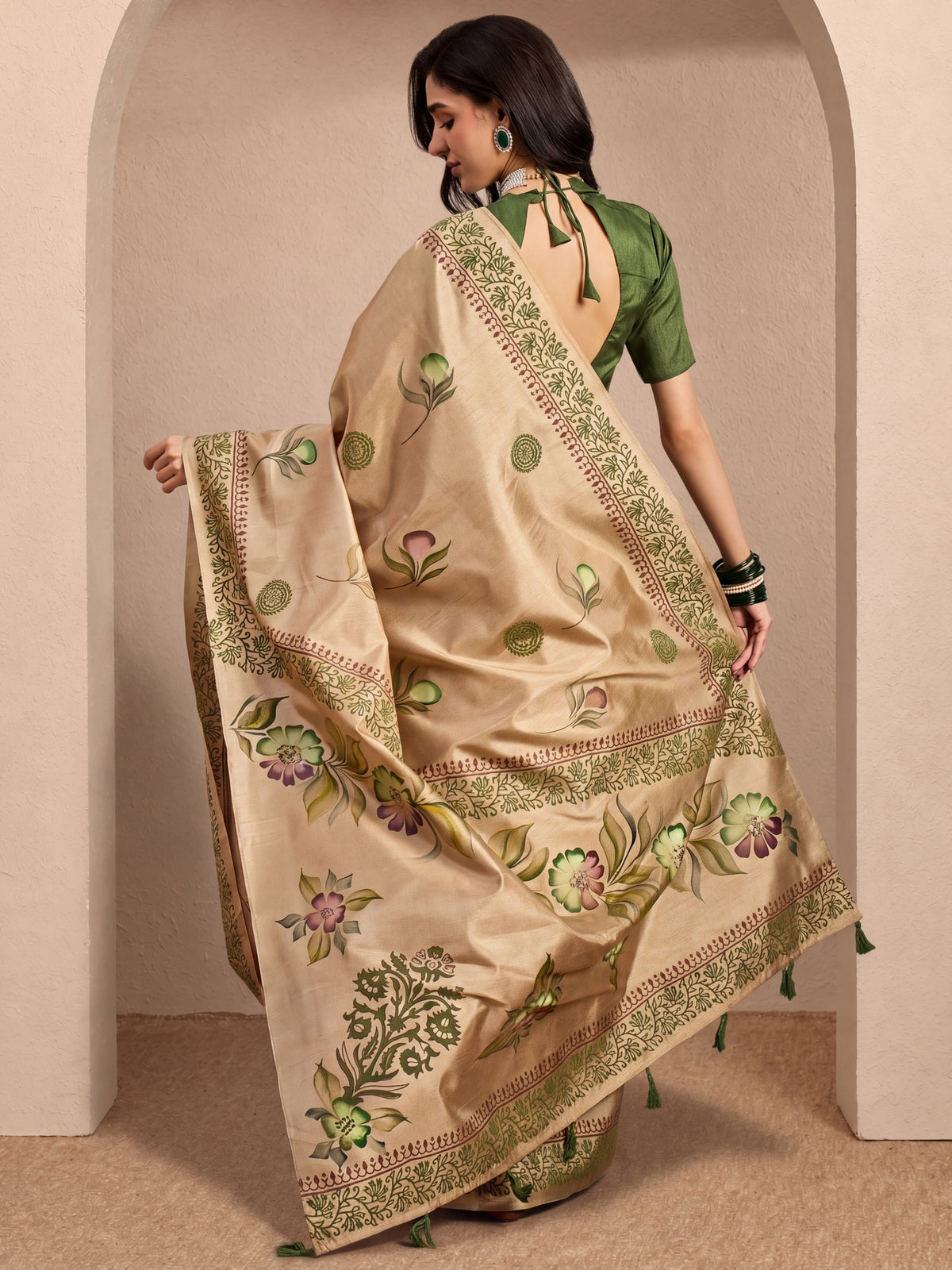 Beige Silk Blend saree – detail view 4