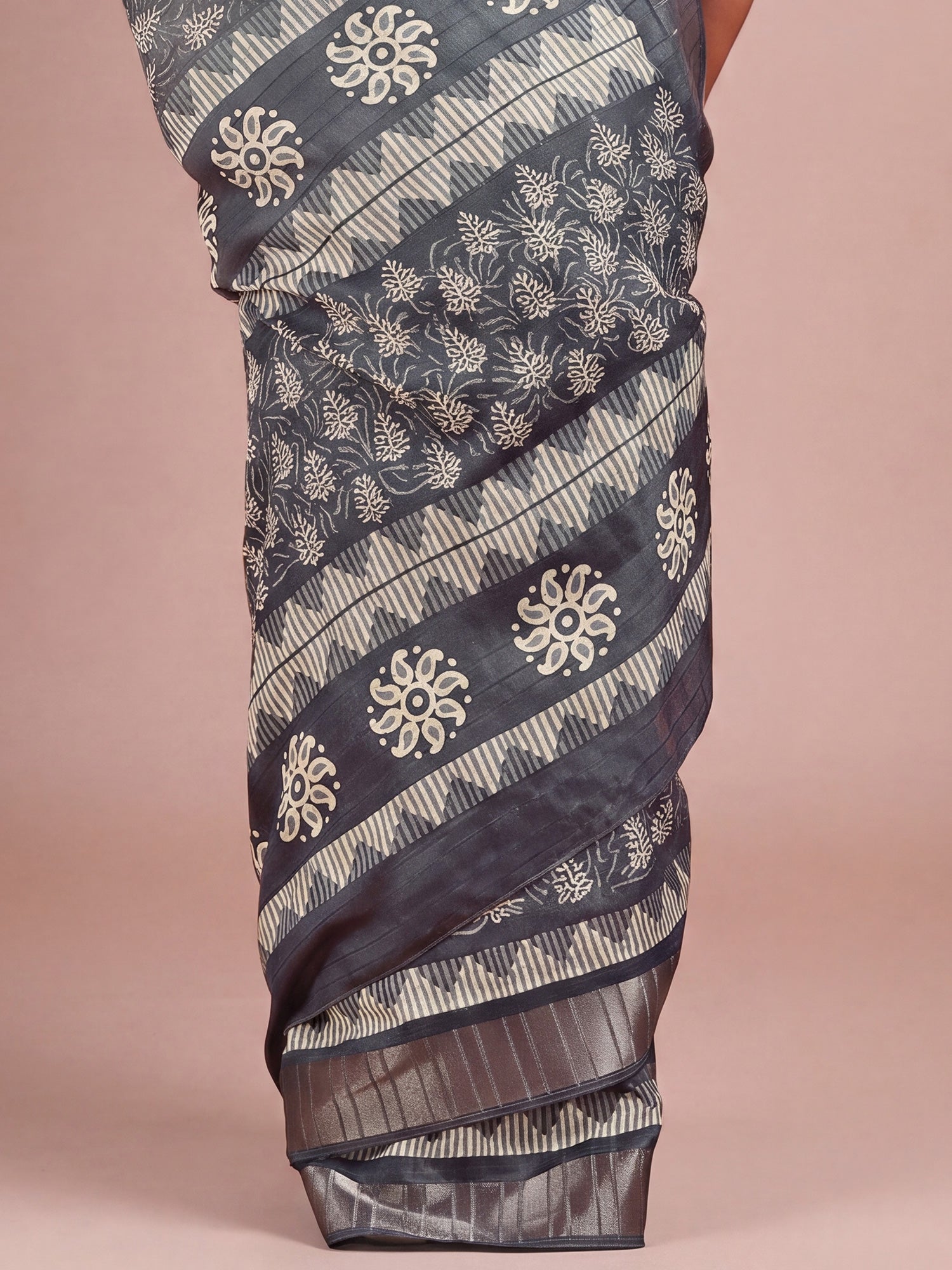 Grey Cotton Silk saree – detail view 5