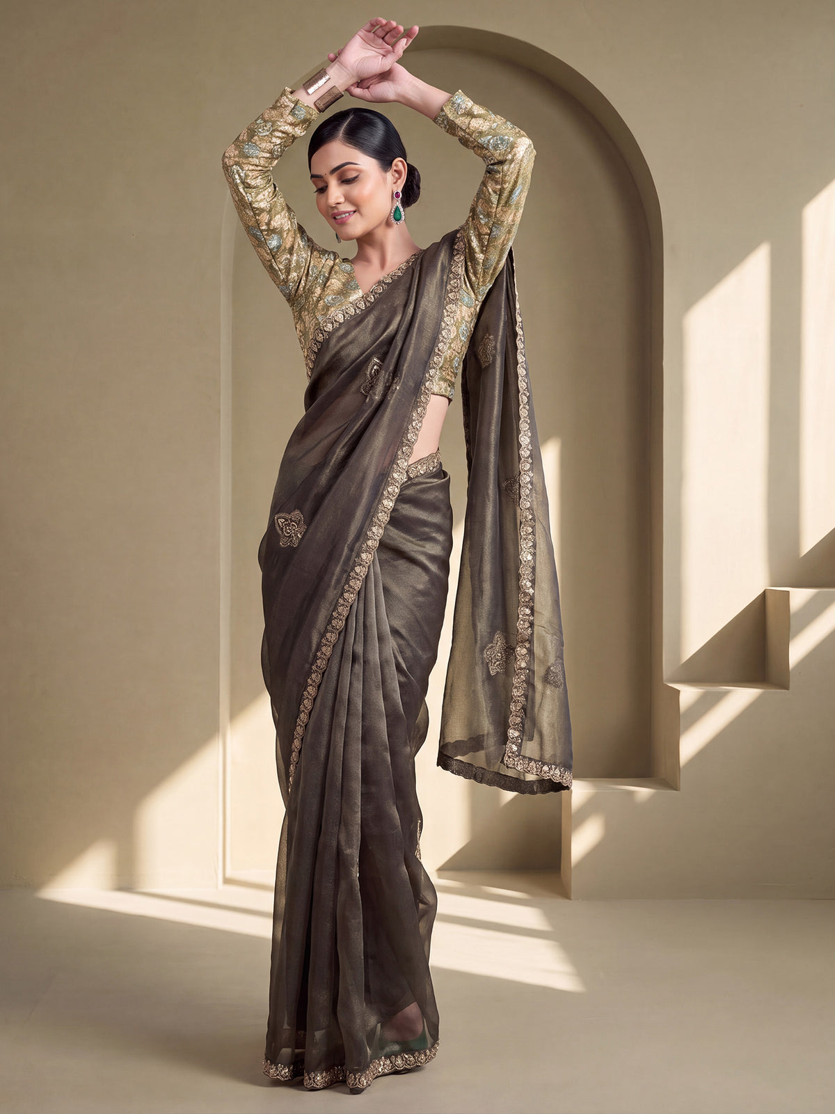 Olive Tissue saree – detail view 3