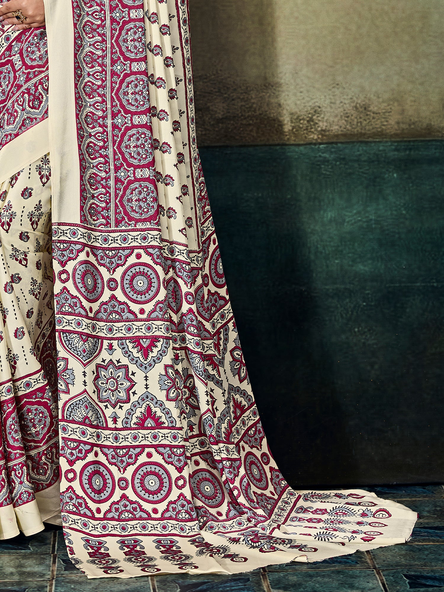 Cream Satin saree – detail view 5
