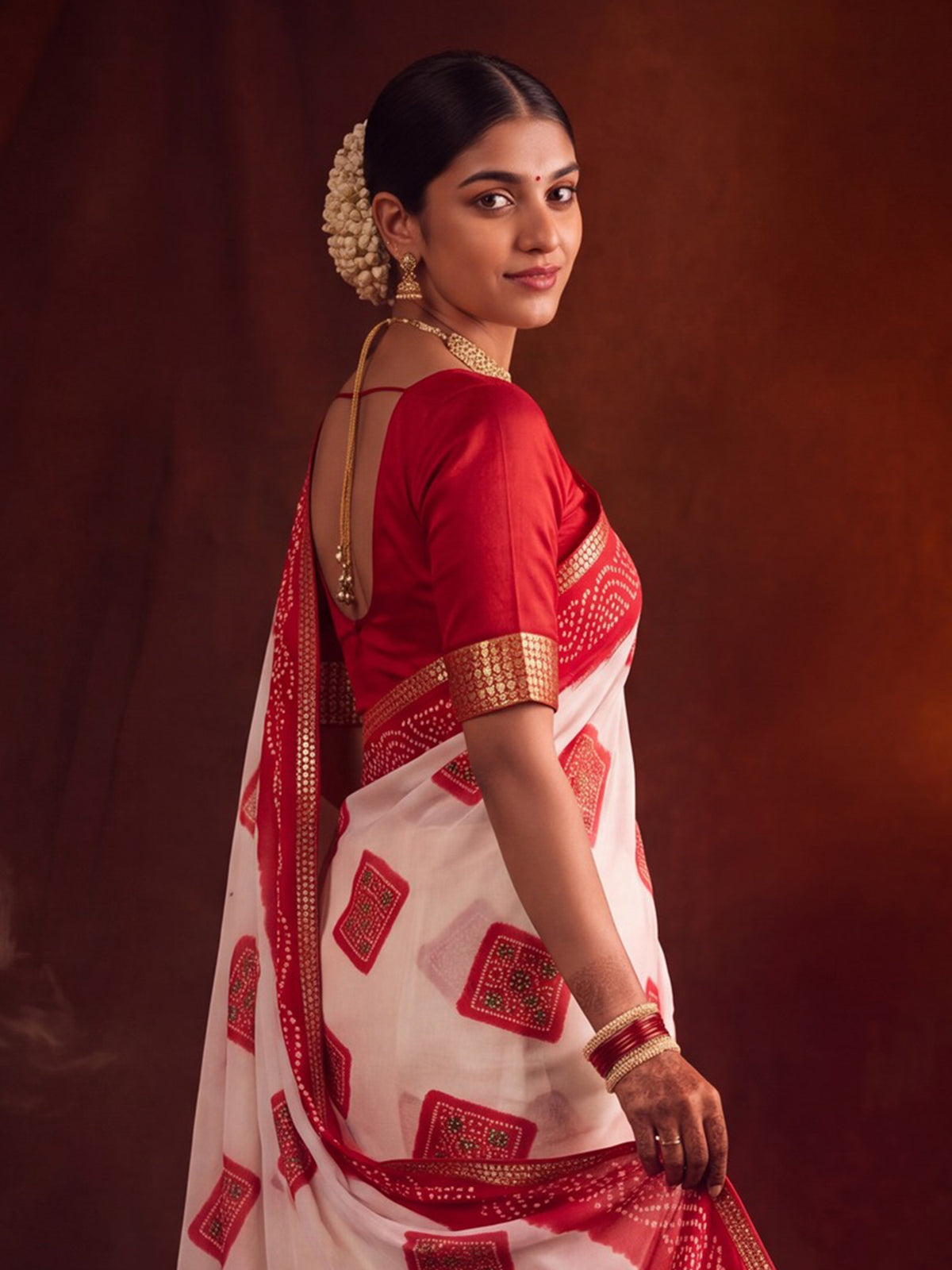 White Georgette saree – detail view 2