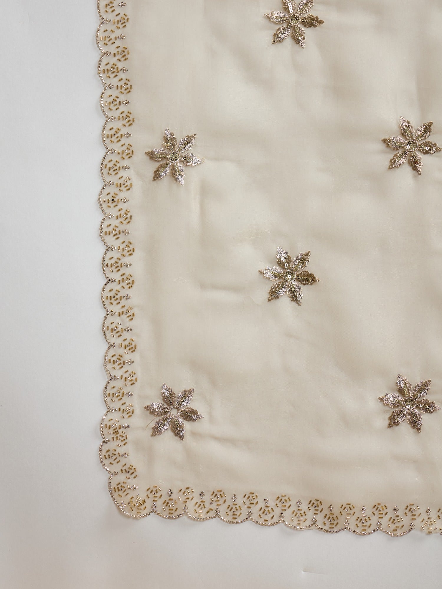 Beige Pure Georgette saree – detail view 4