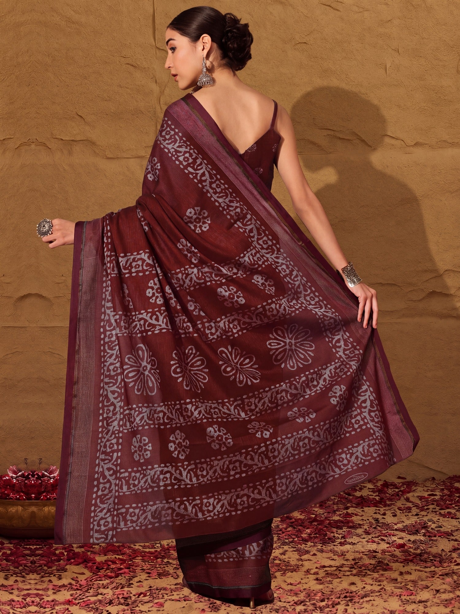 Maroon Cotton saree – detail view 1