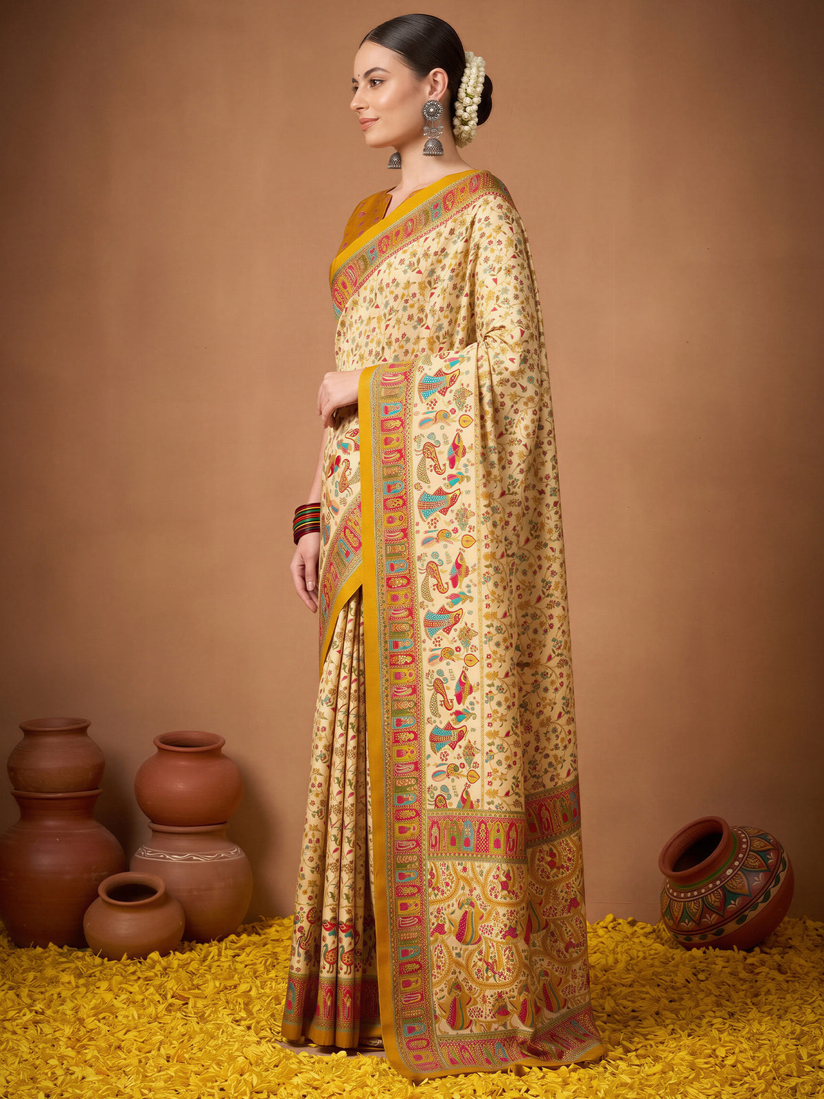 Cream Silk Blend saree – detail view 2