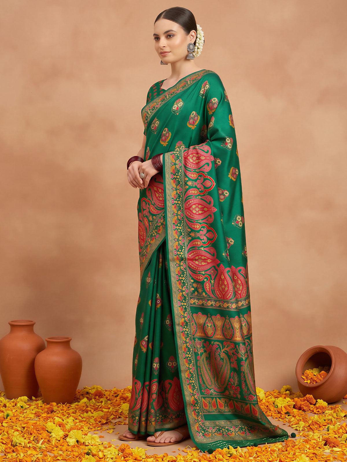 Green Silk Blend saree – detail view 2