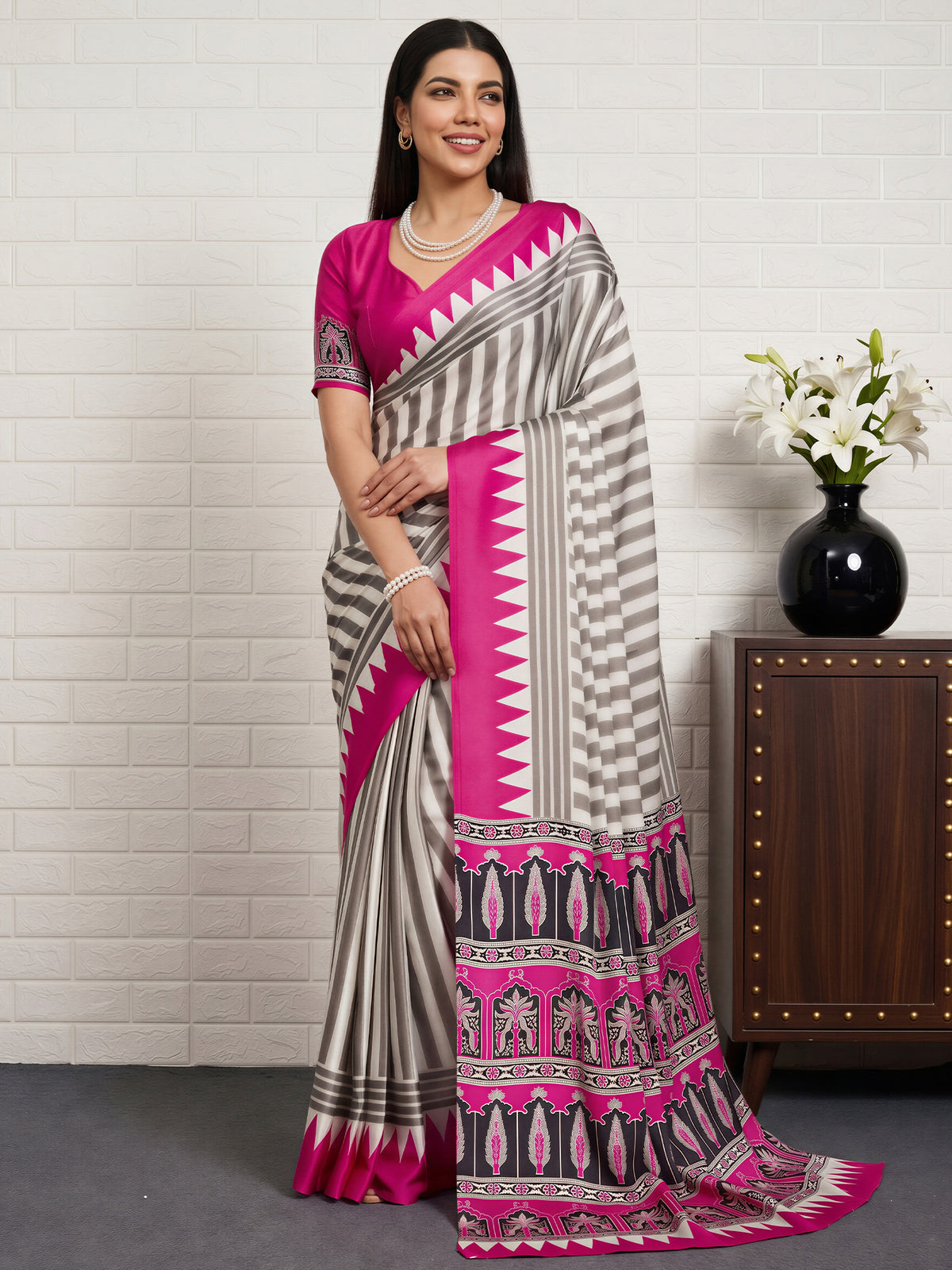 Pink Satin saree – detail view 3