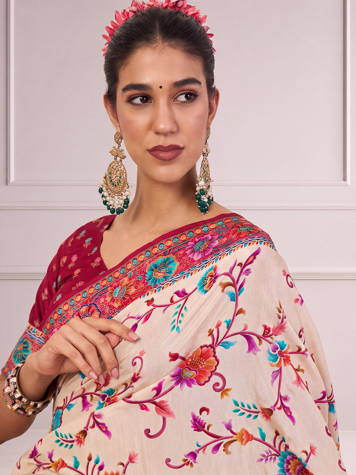 Cream Viscose saree – detail view 4