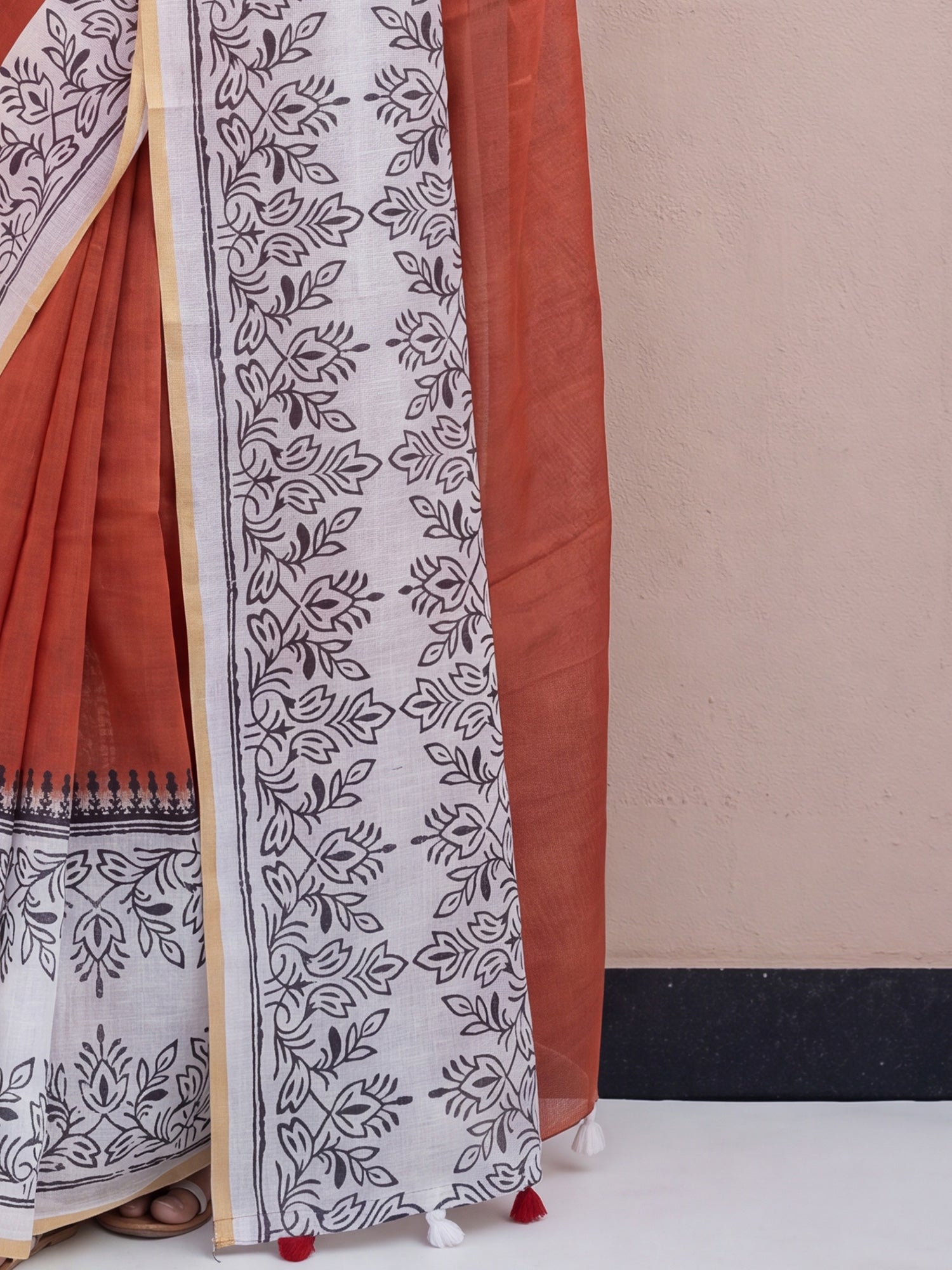 Rust Cotton Linen saree – detail view 5