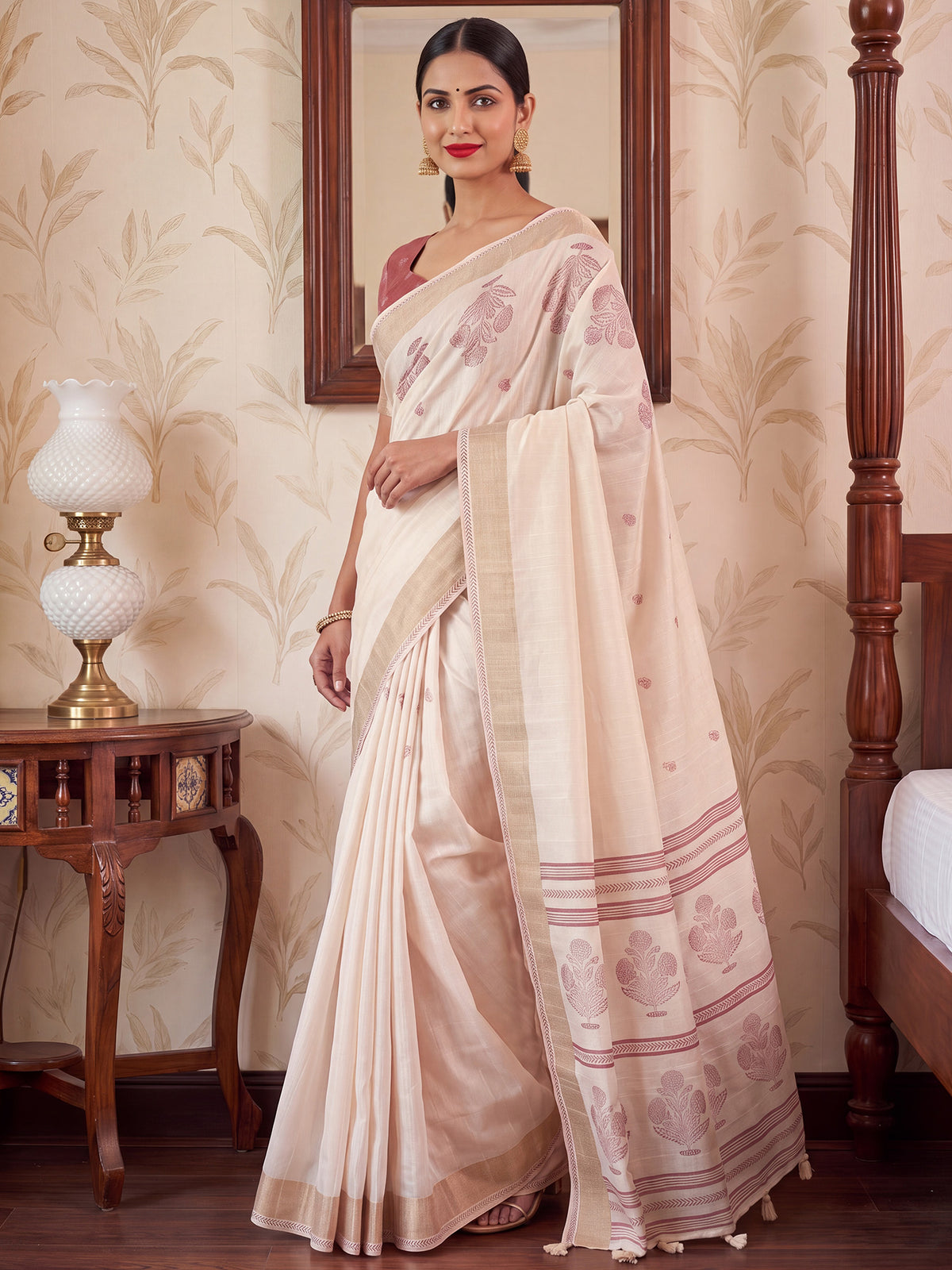White Satin Silk saree – detail view 3