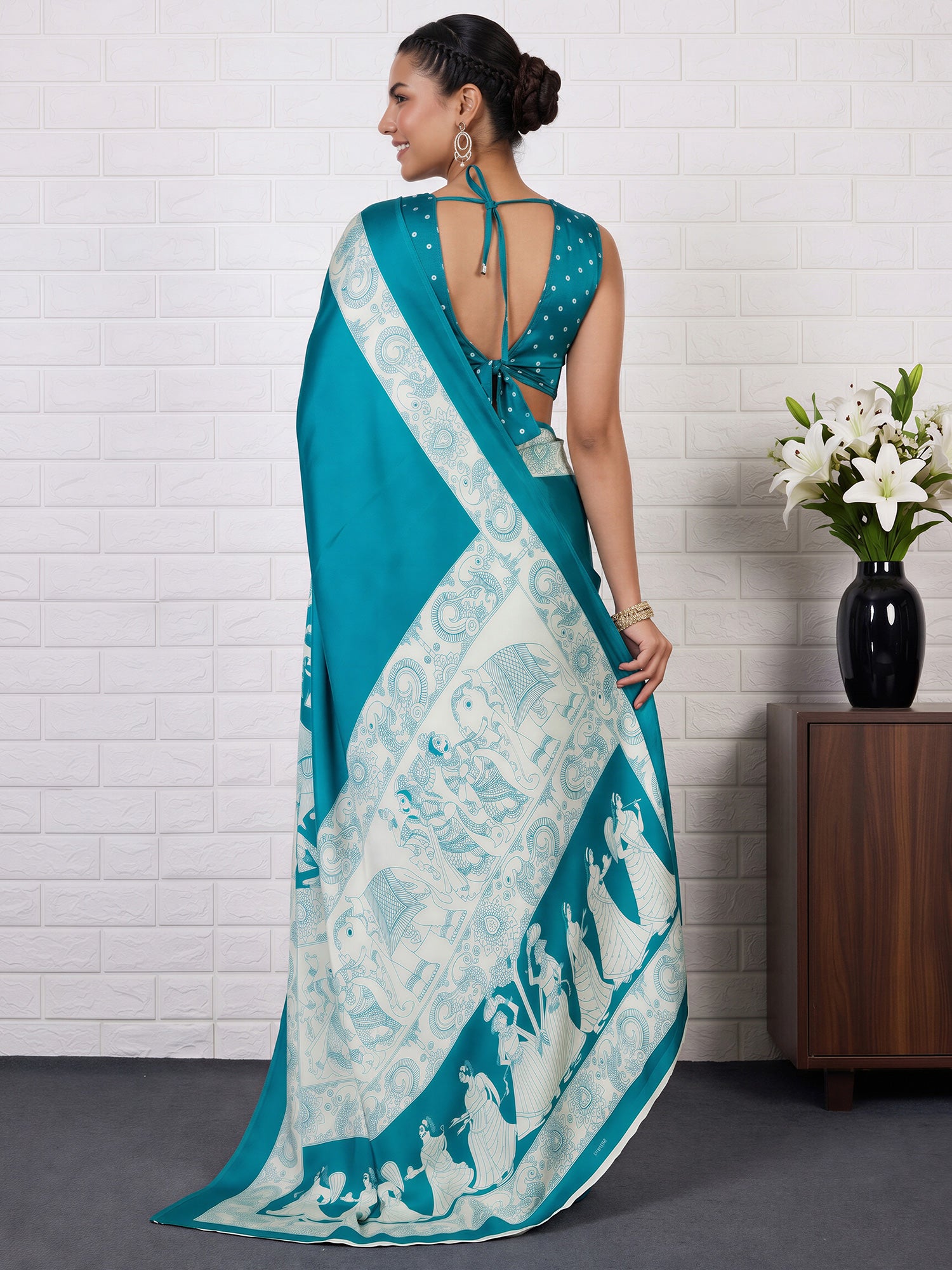 Turquoise Blue Satin saree – detail view 1
