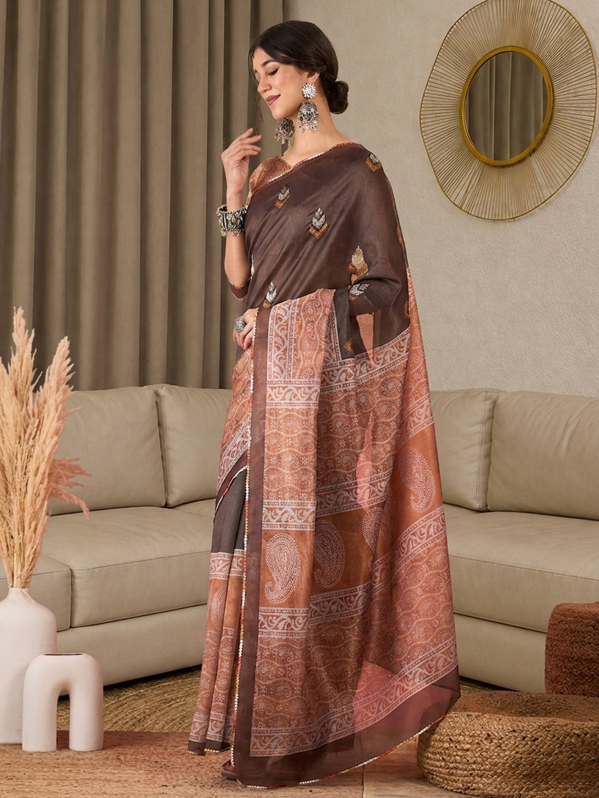 Brown Silk Blend saree – detail view 2