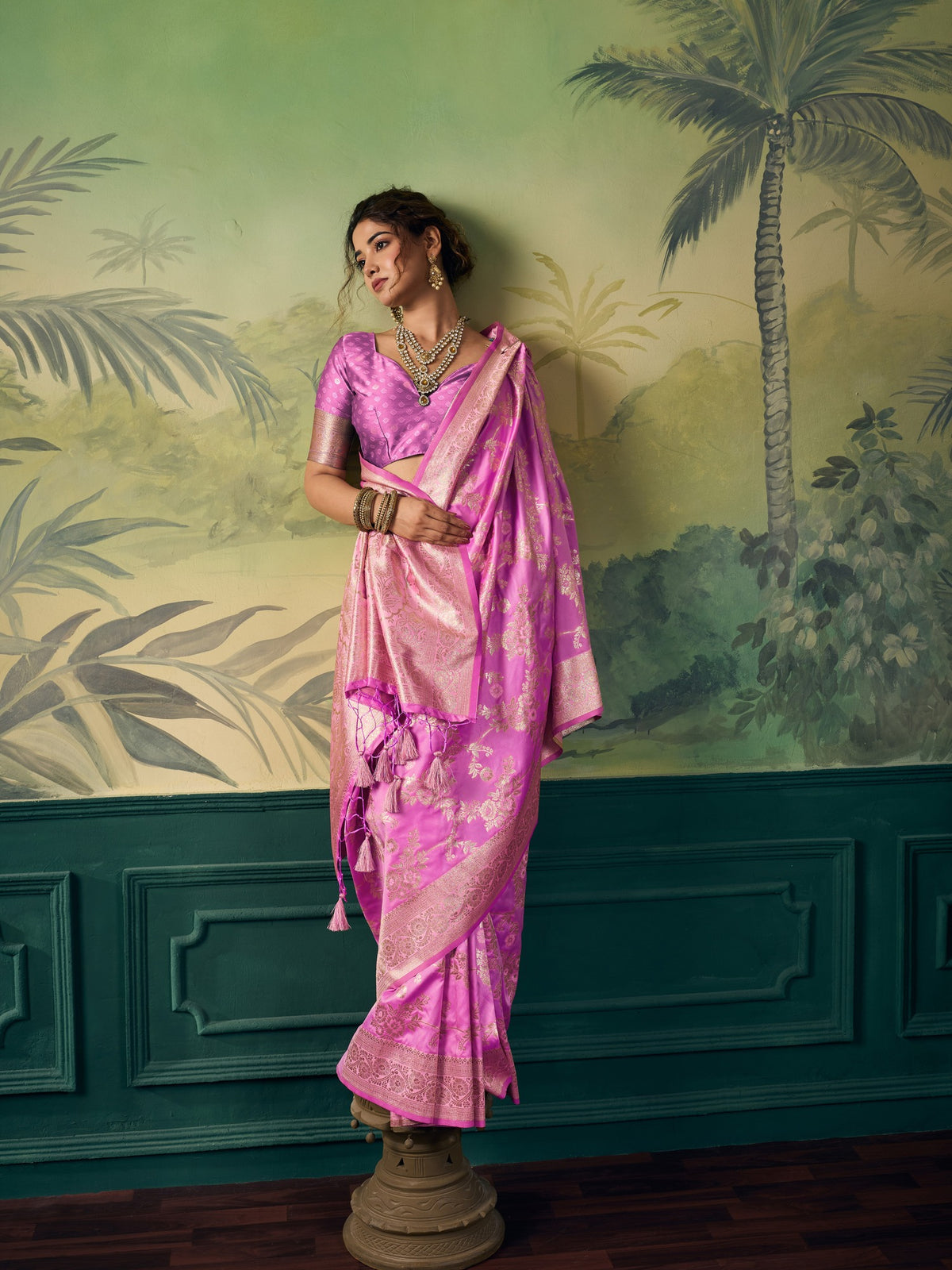Pink Banarasi Silk saree – detail view 3