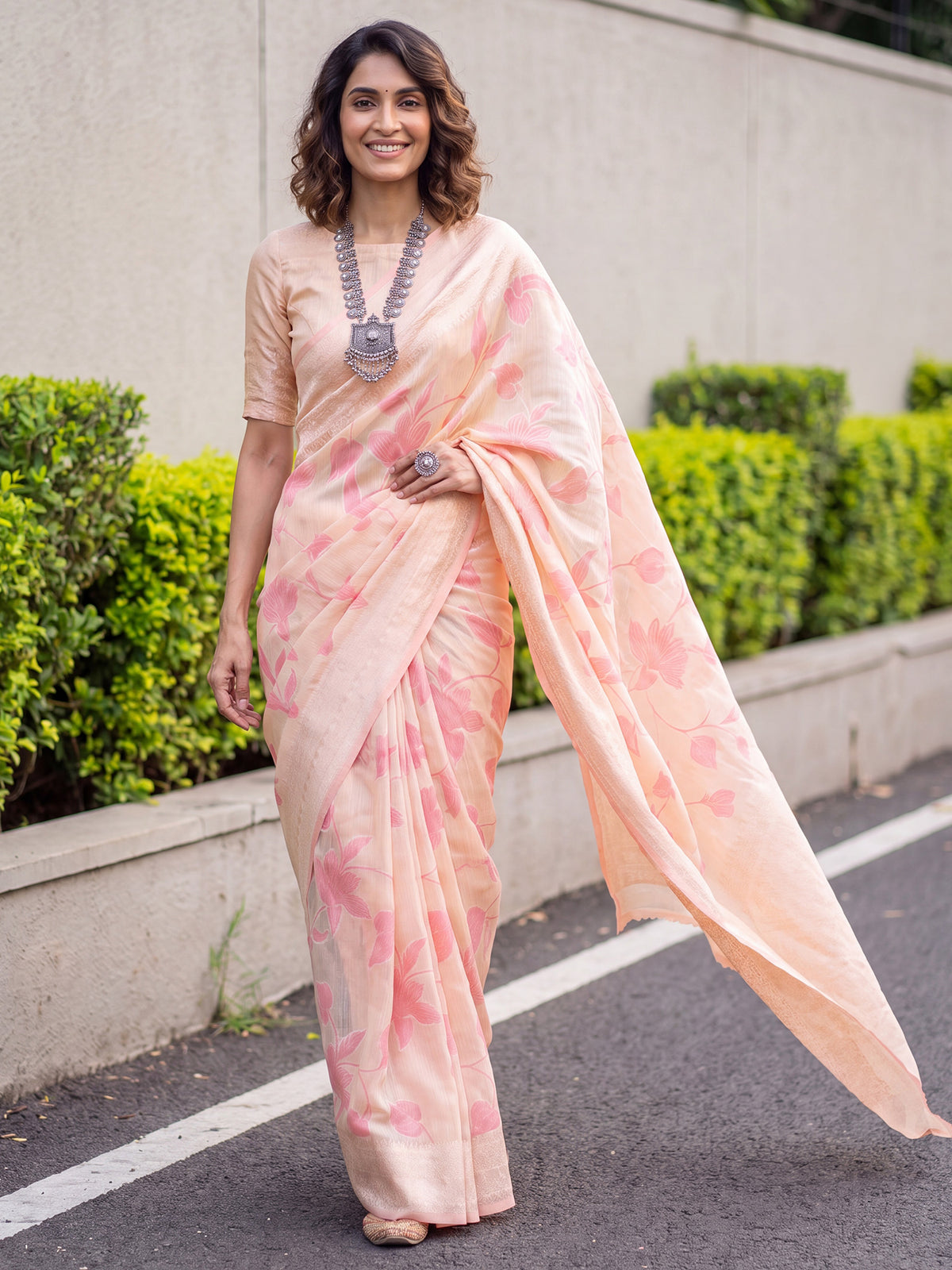 Cream Linen saree – detail view 3