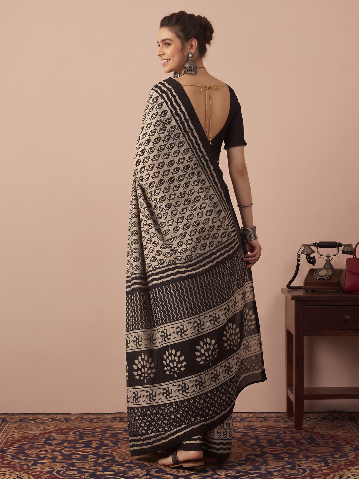 Beige Bhagalpuri Silk saree – detail view 1