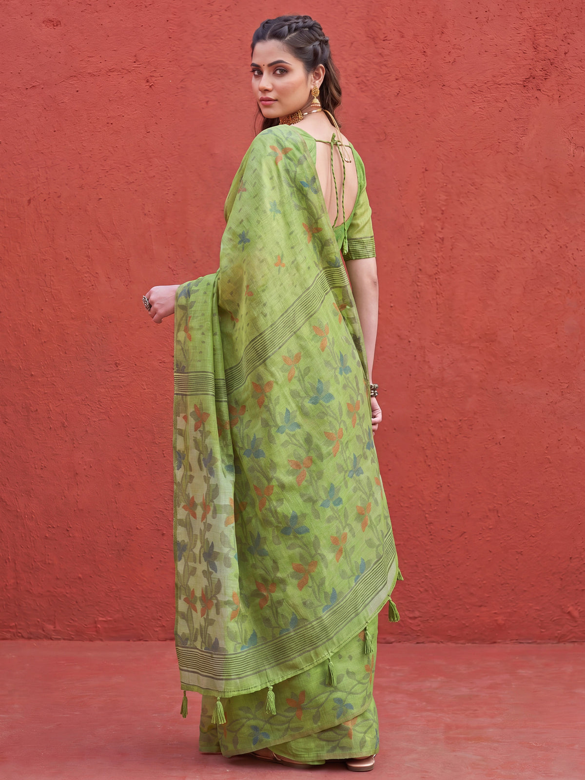 Green Linen saree – detail view 1