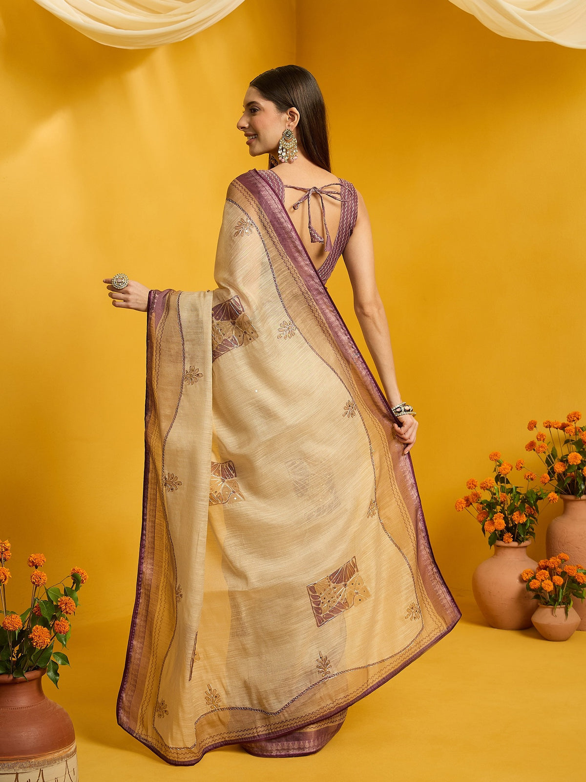 Beige Cotton Blend saree – detail view 6