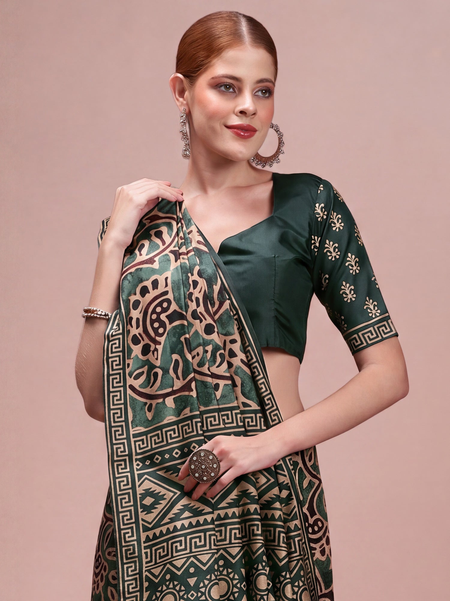 Dark Green Silk Blend saree – detail view 3