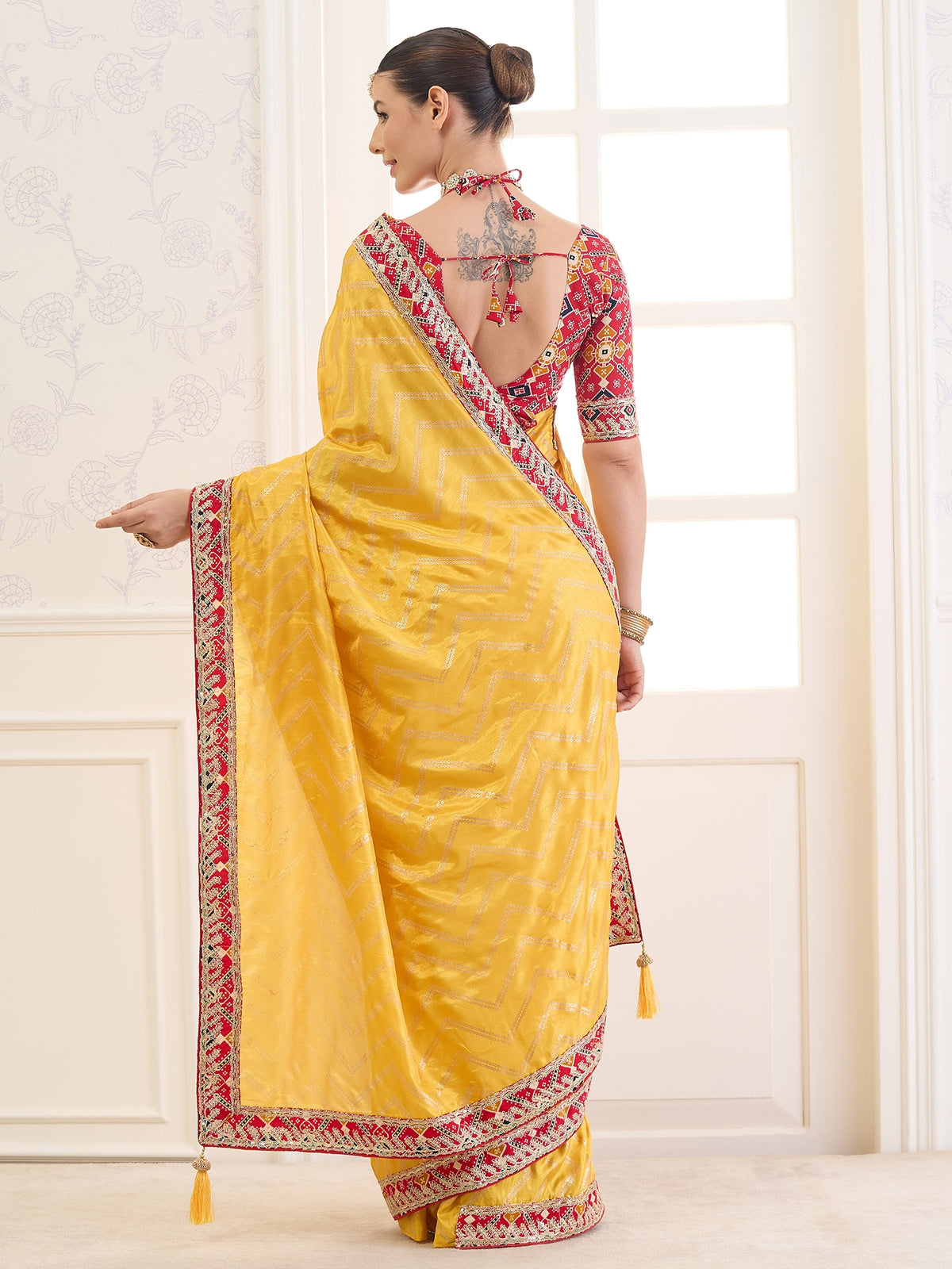 Yellow Dola Silk saree – detail view 1