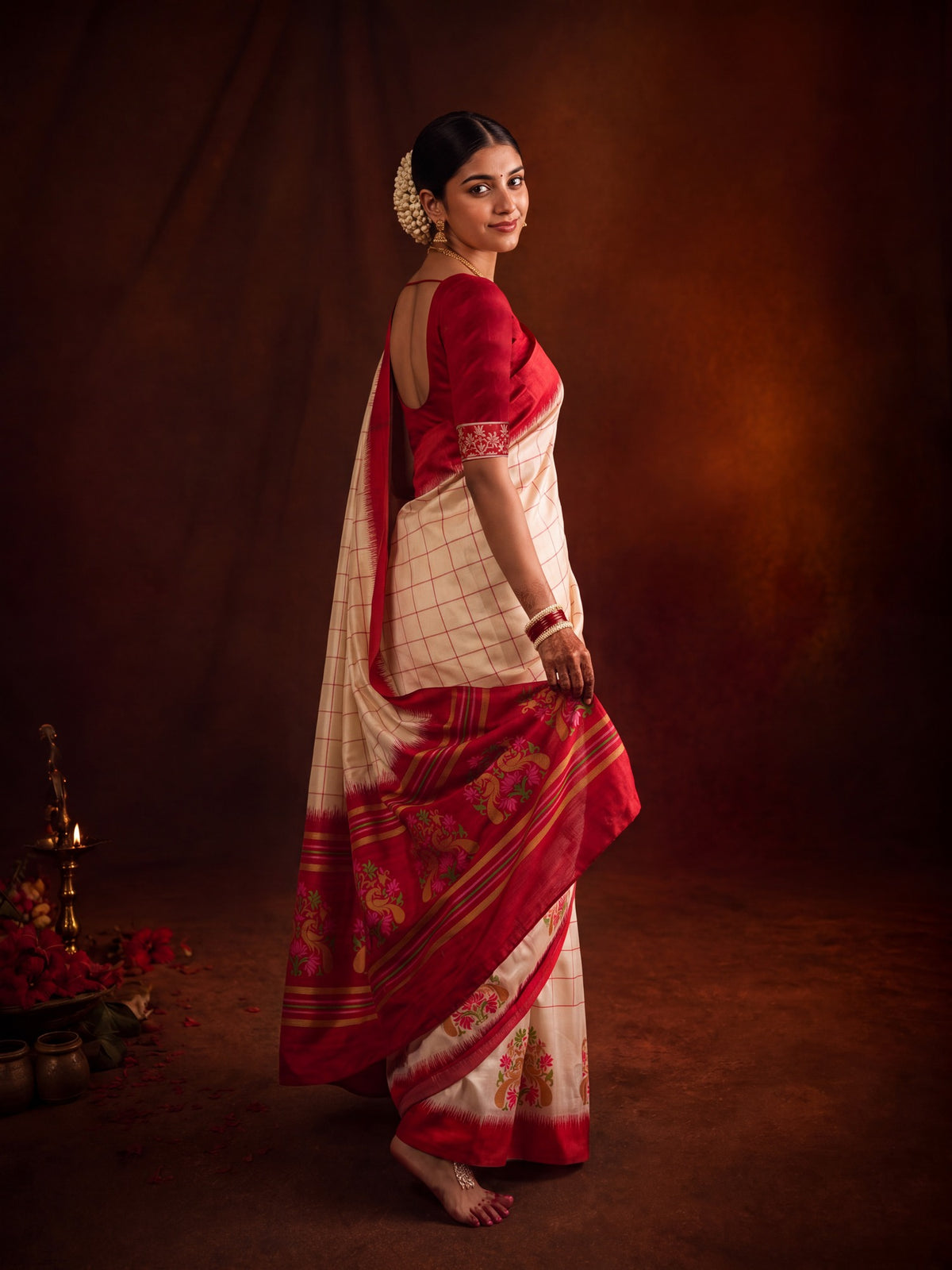 Off White Silk Blend saree – detail view 2