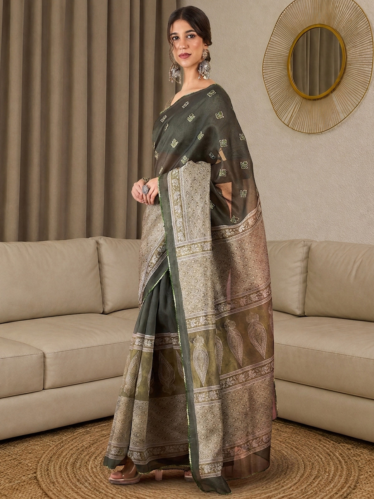 Olive Silk Blend saree – detail view 2