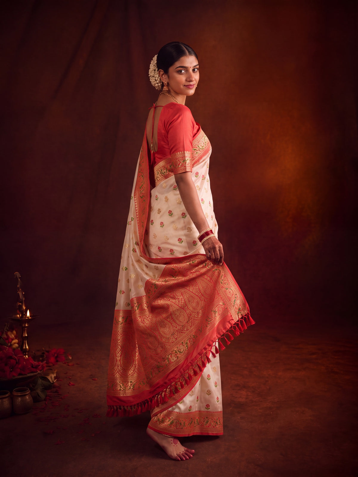 White Banarasi Silk saree – detail view 1