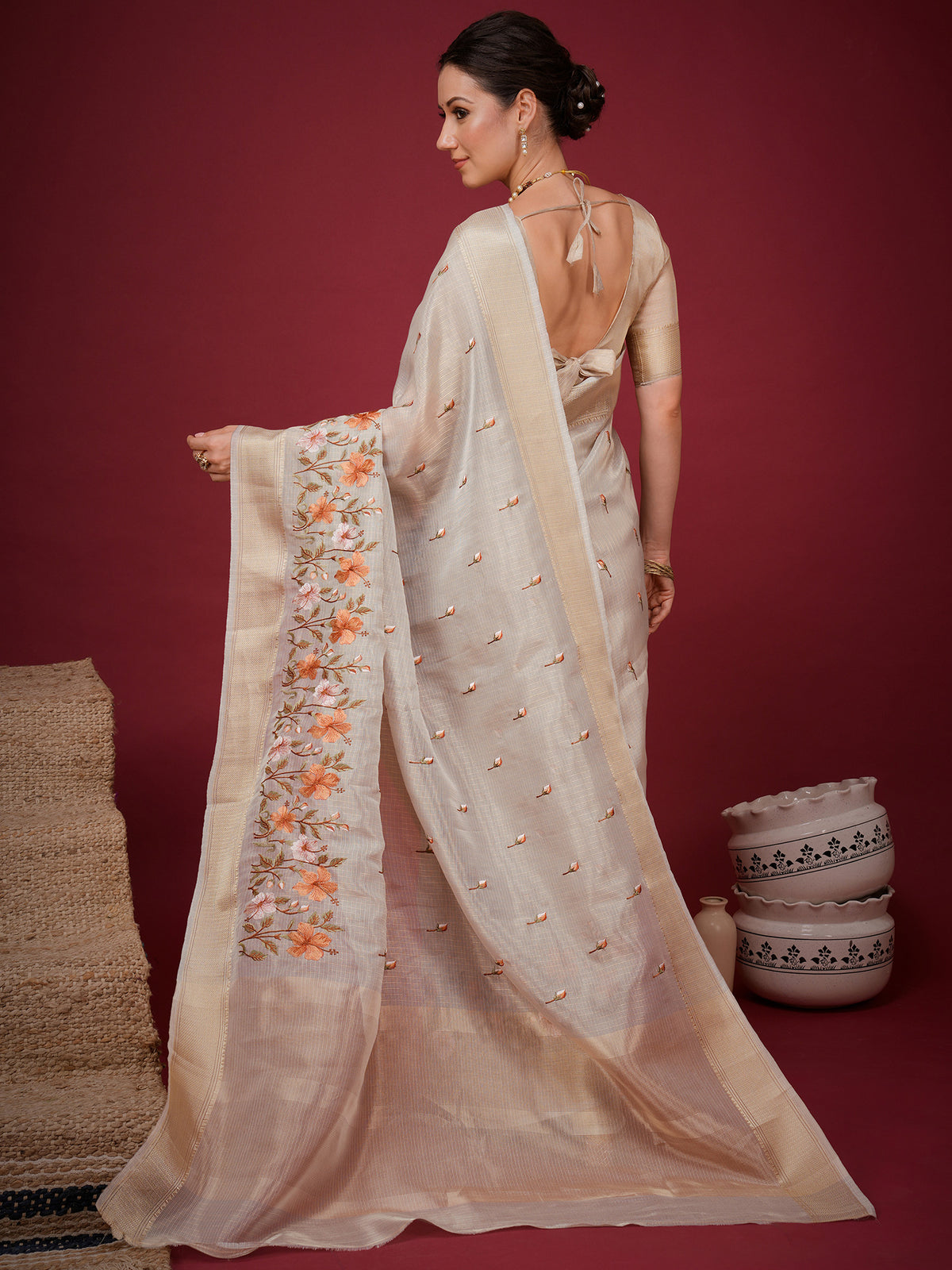 Beige Silk Blend saree – detail view 1