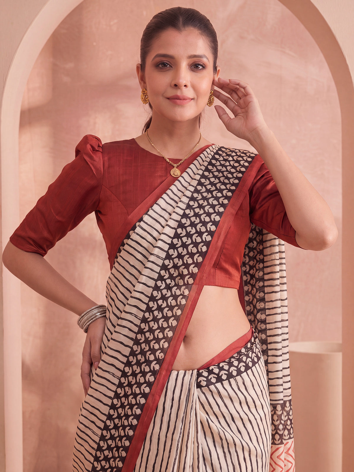 Off White Bhagalpuri Silk saree – detail view 3