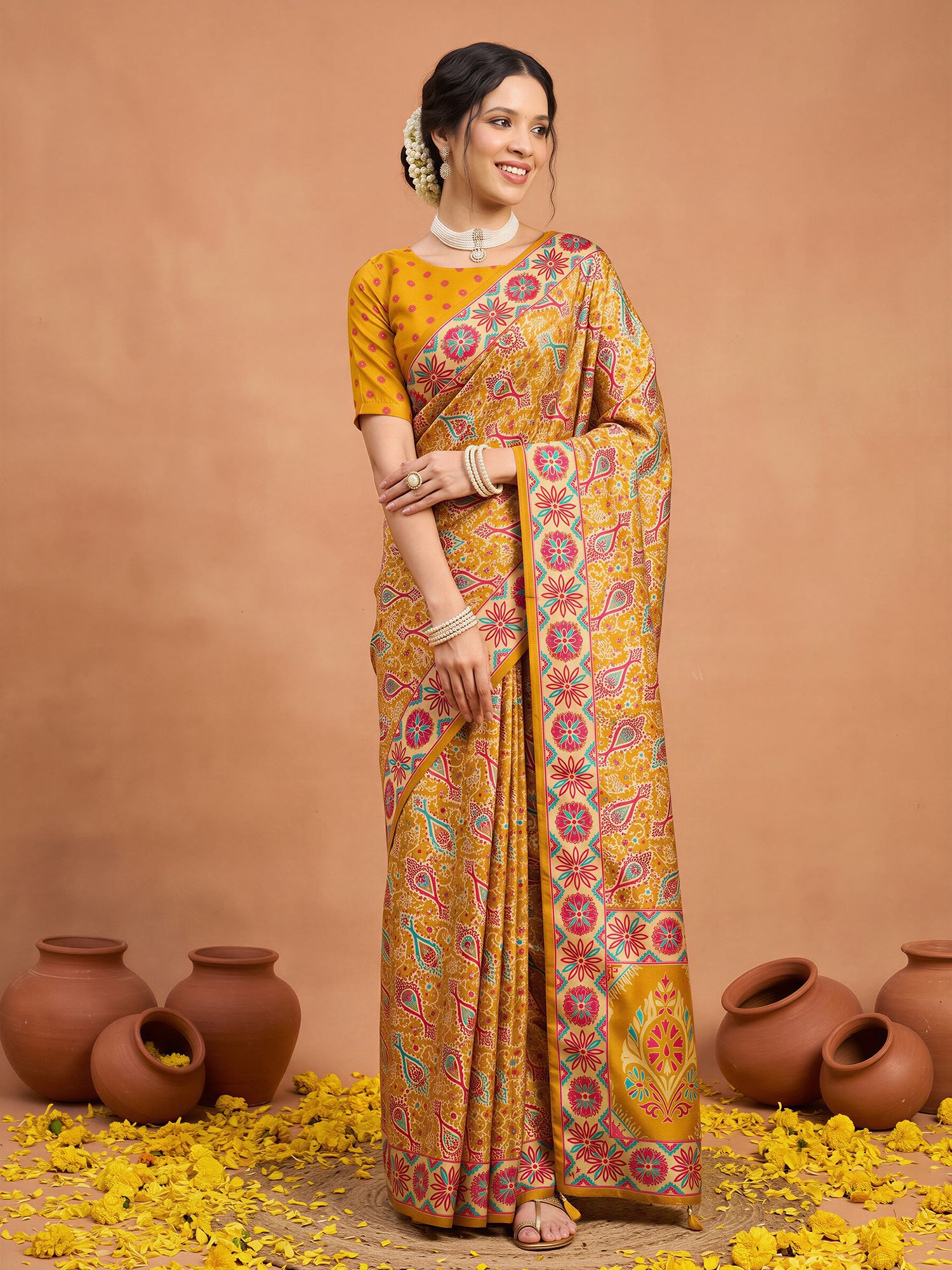 Assorted Silk Blend saree – detail view 3