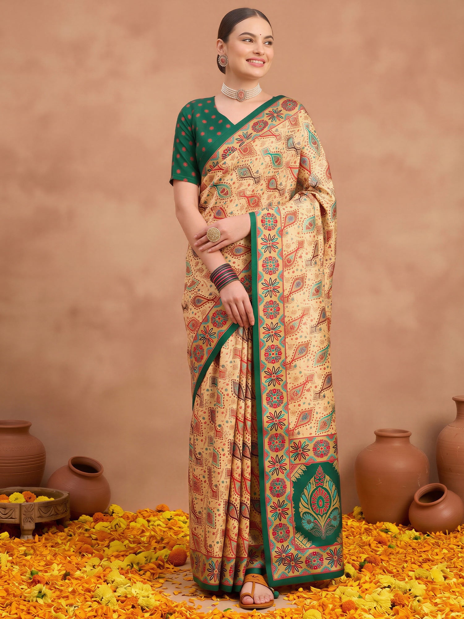 Dark Green Silk Blend saree – detail view 3