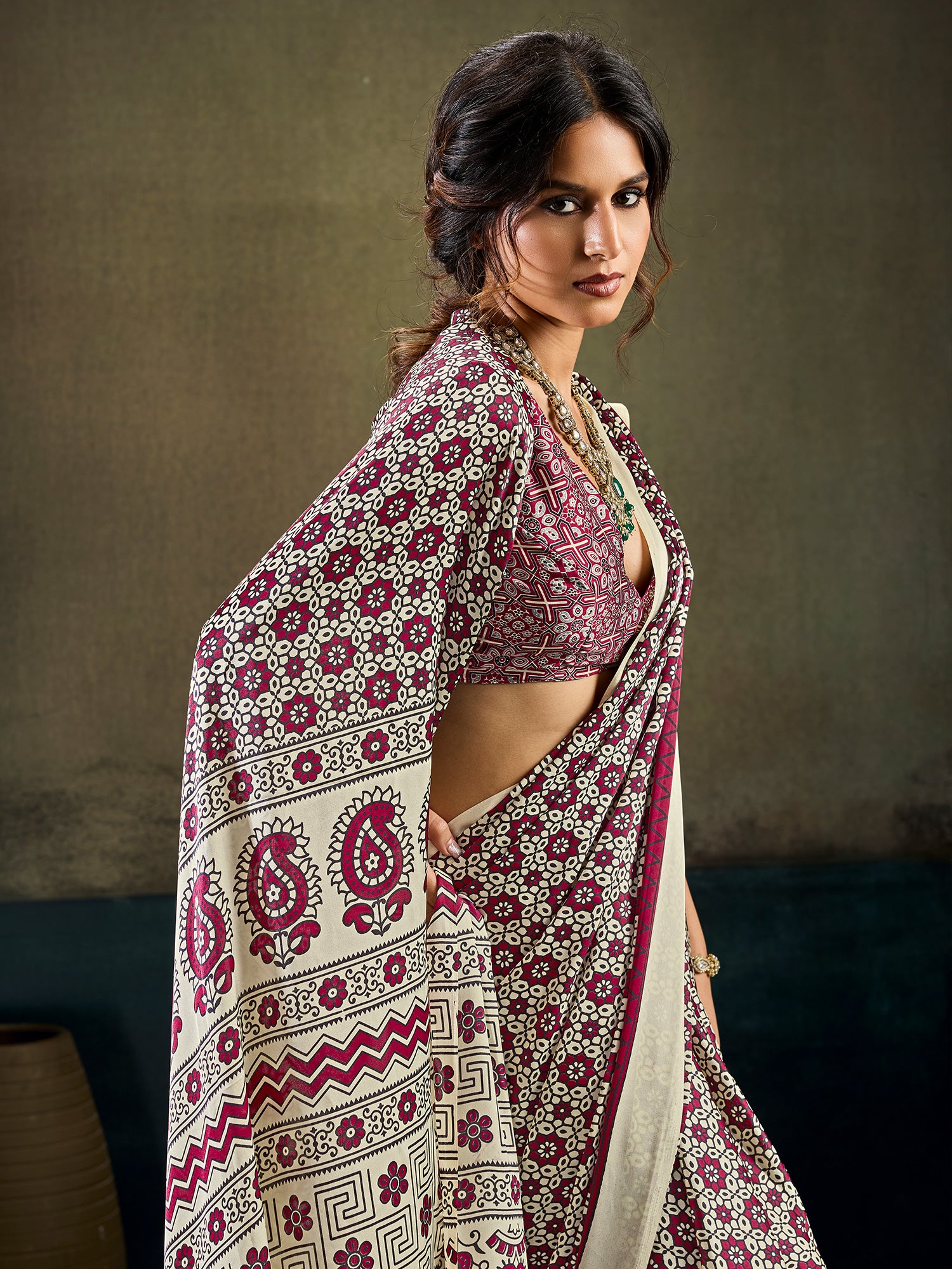 Cream Satin saree – detail view 4