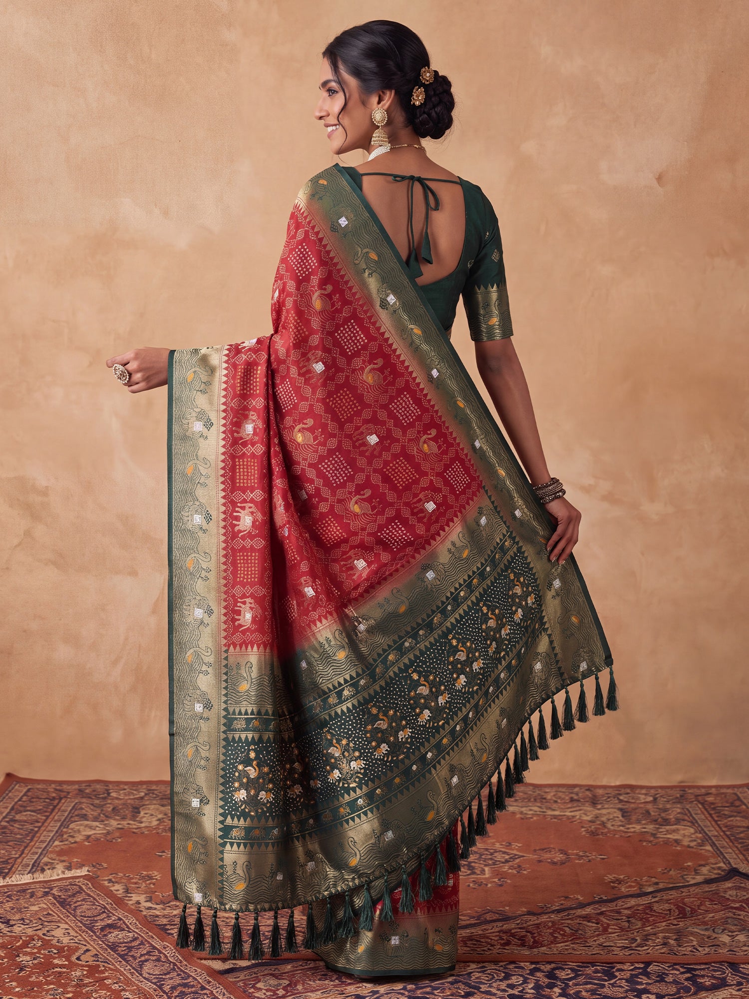 Maroon Dola Silk saree – detail view 1