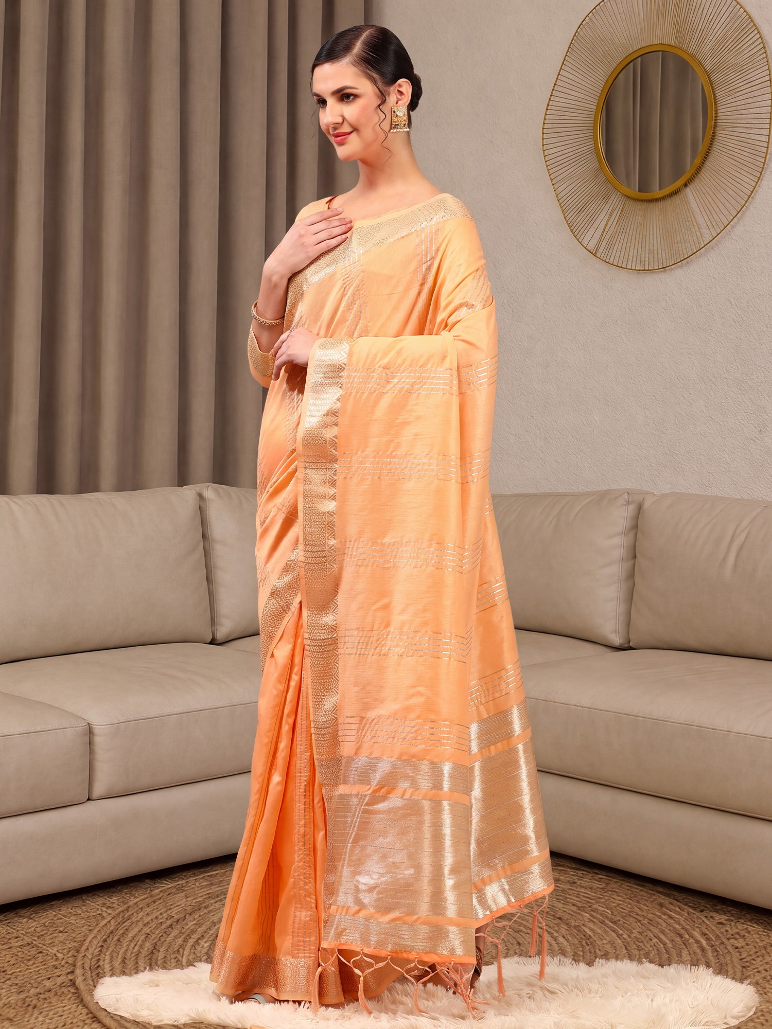 Peach Linen saree – detail view 2