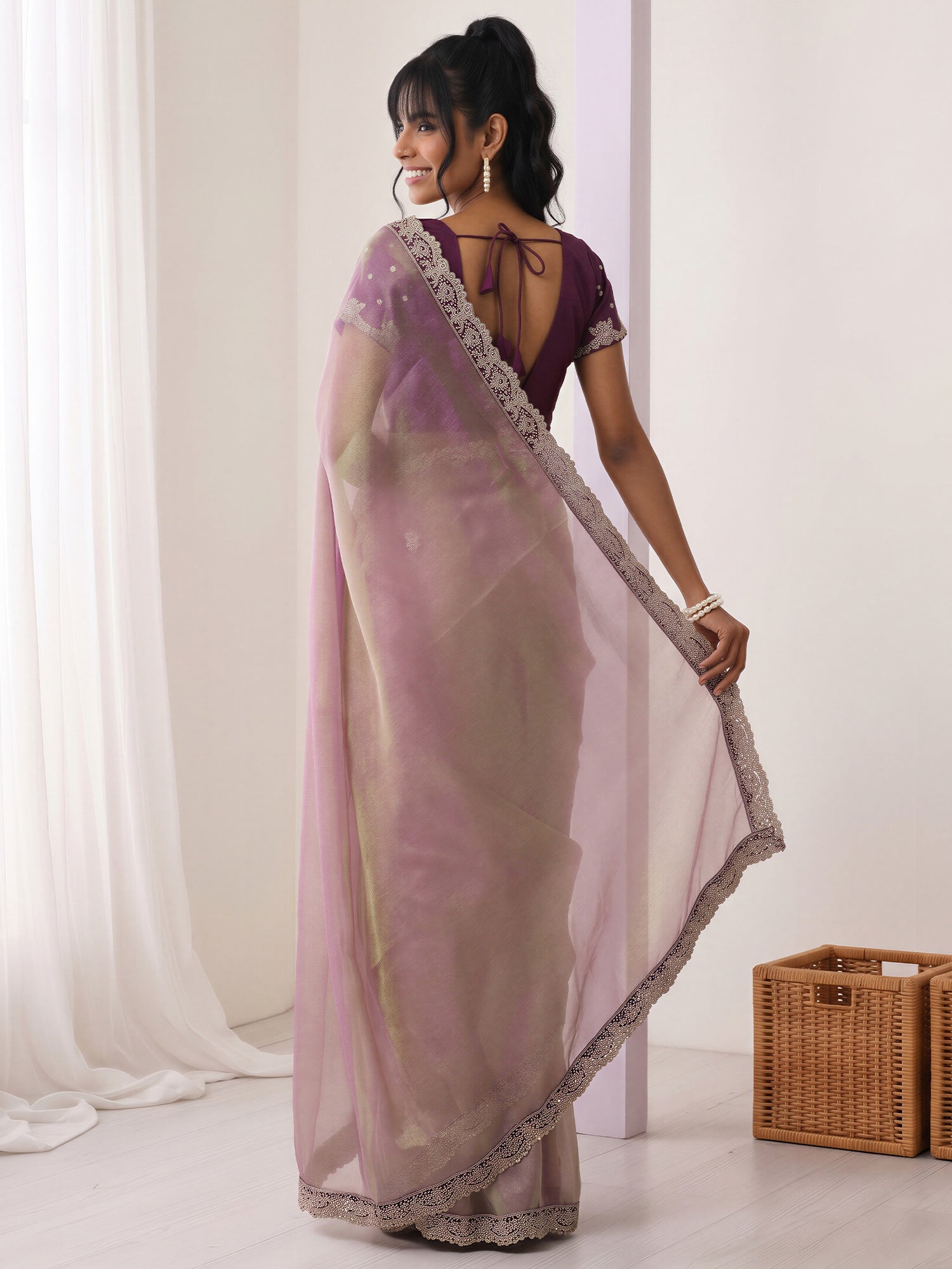 Lavender Net saree – detail view 1
