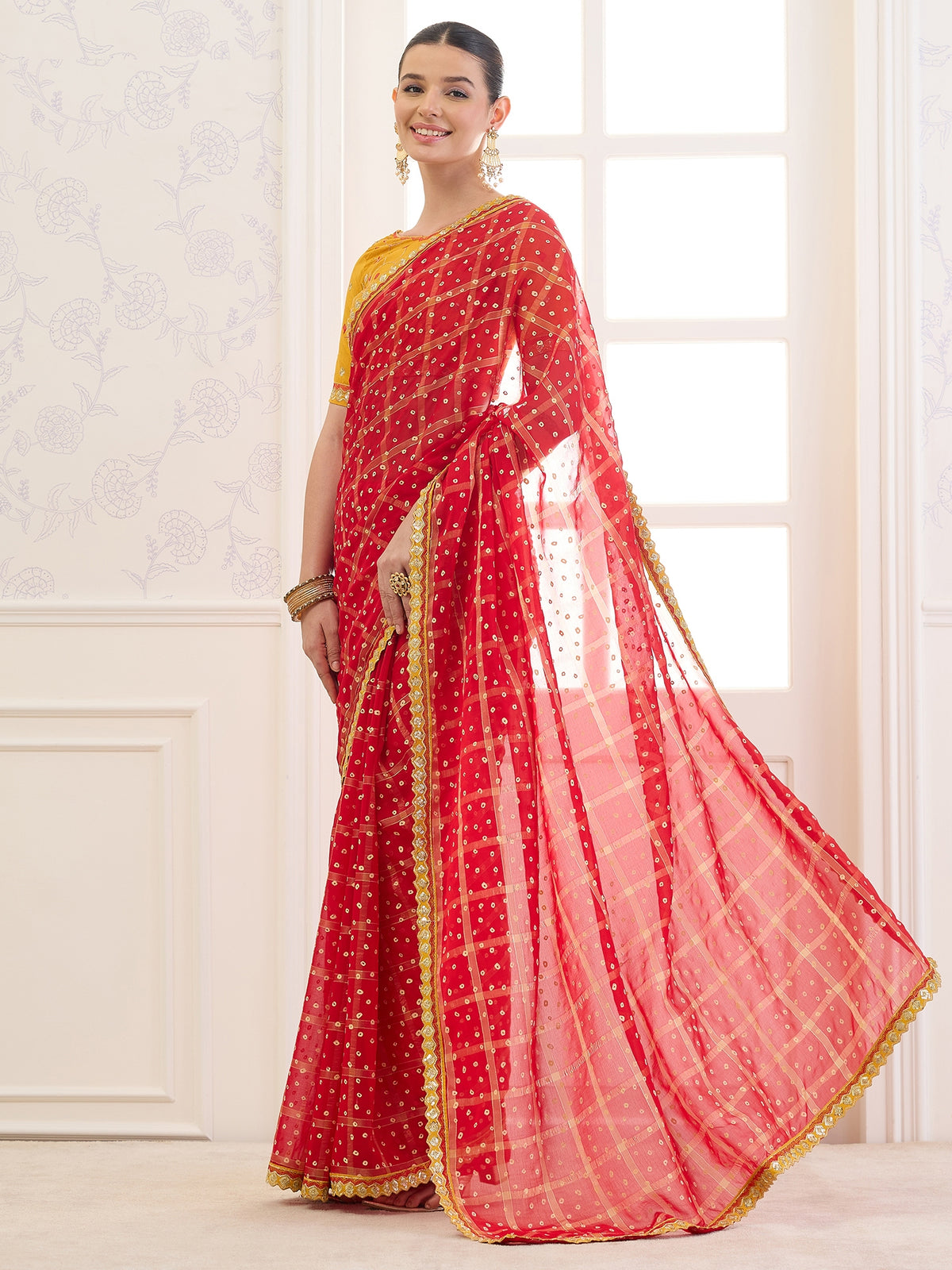 Red Viscose saree – detail view 2