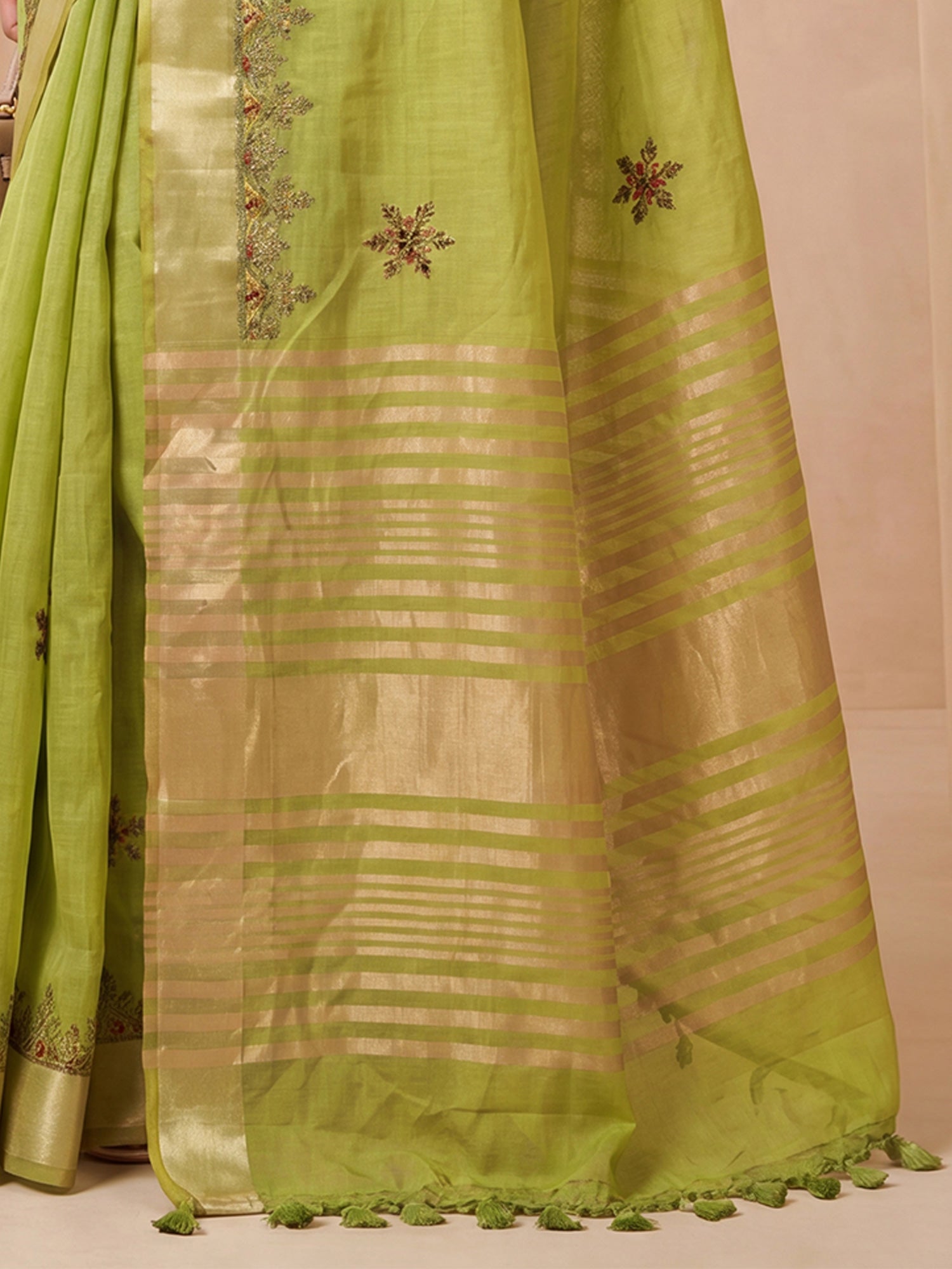 Lime Green Cotton Linen saree – detail view 5