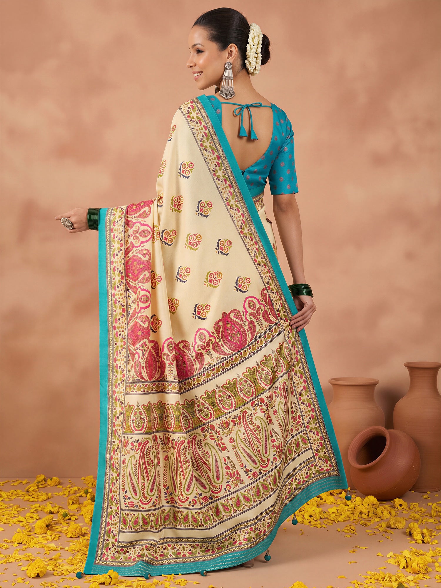 Off White Silk Blend saree – detail view 1