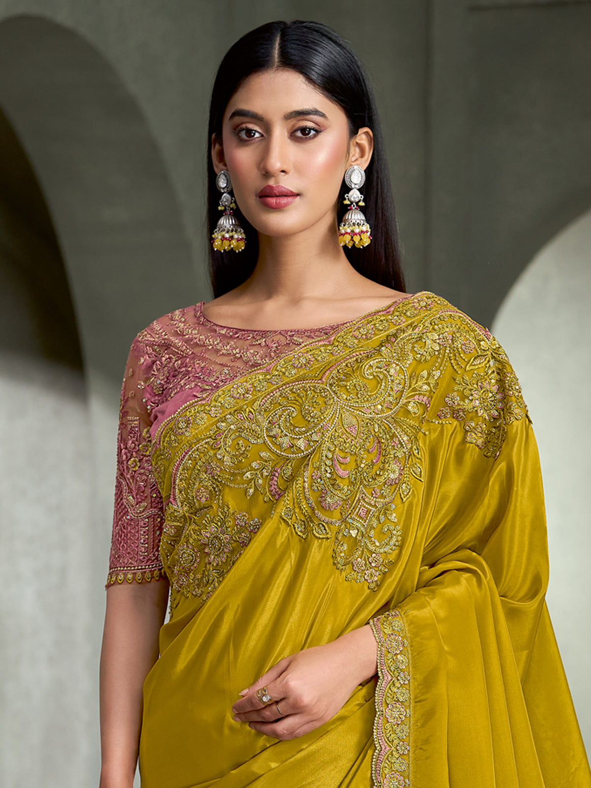 Olive Crepe saree – detail view 2