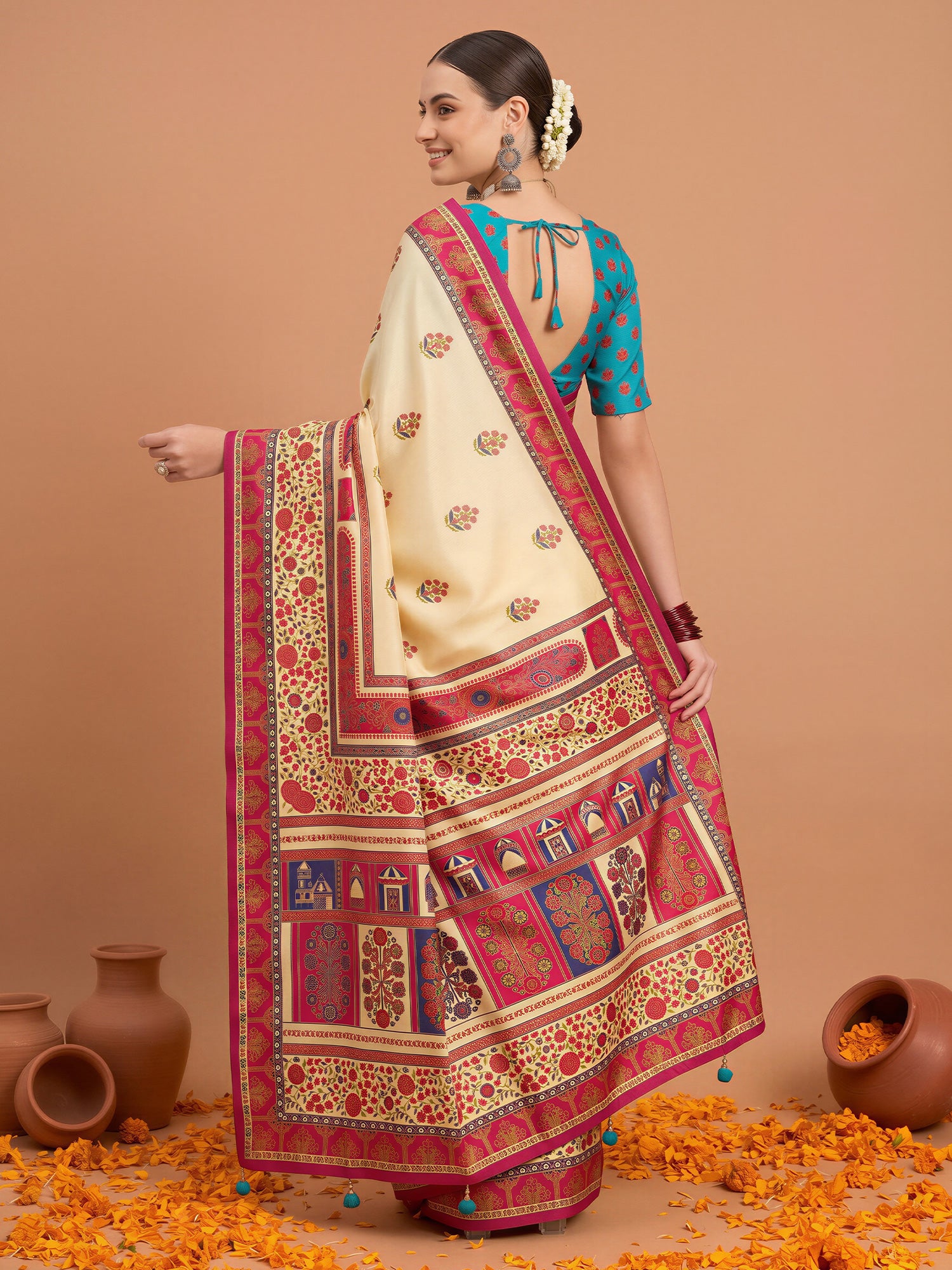 Cream Silk Blend saree – detail view 1