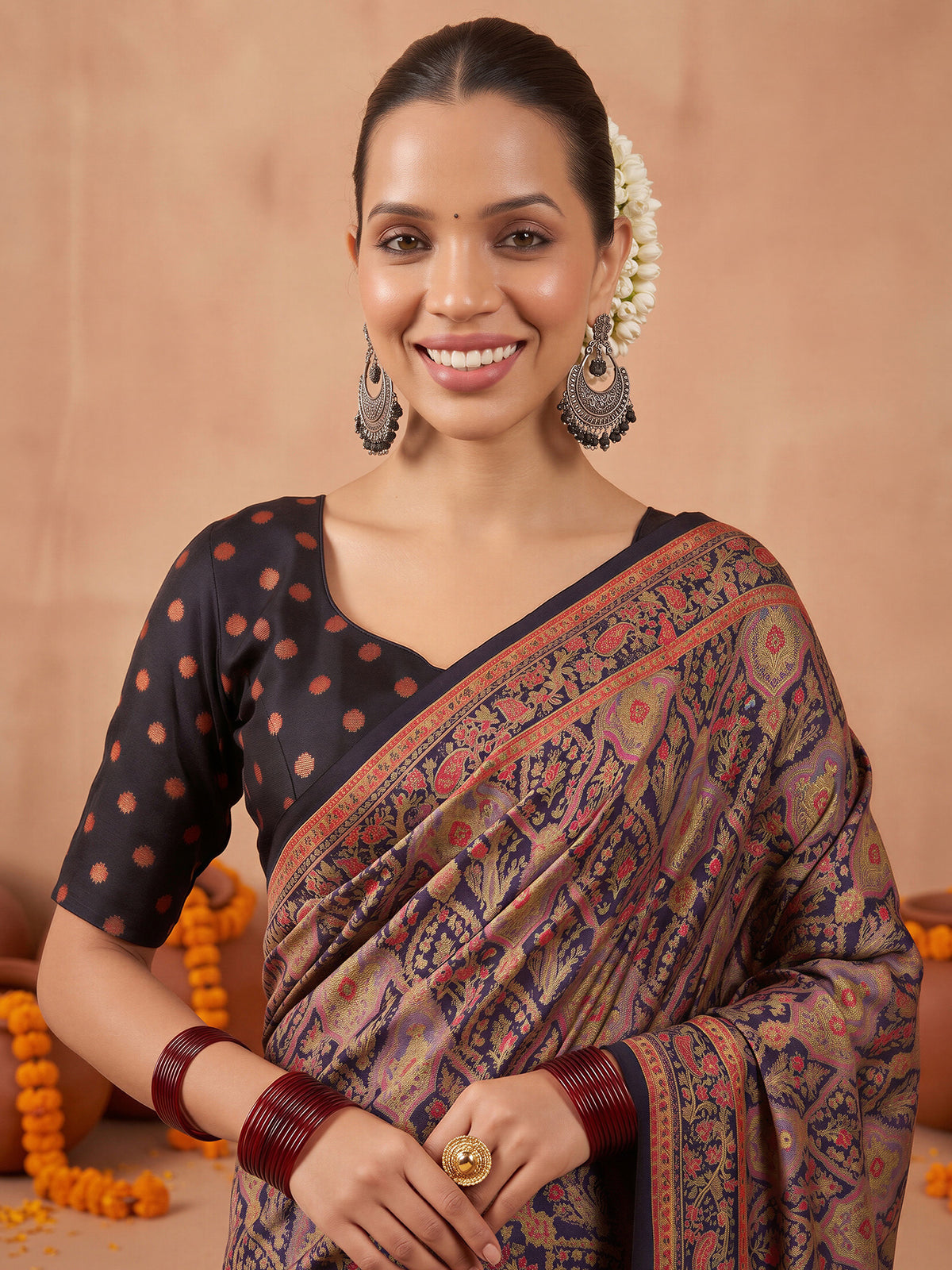 Black Silk Blend saree – detail view 4