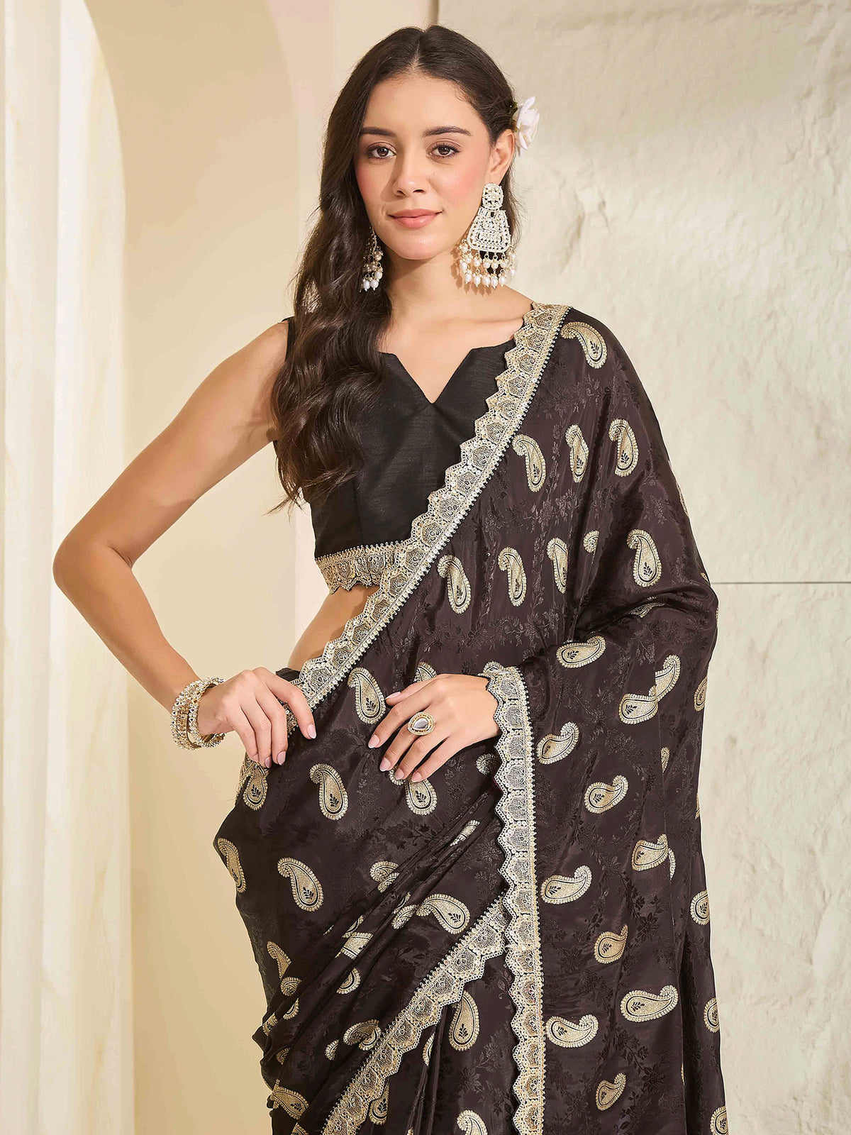 Black Viscose Silk saree – detail view 4