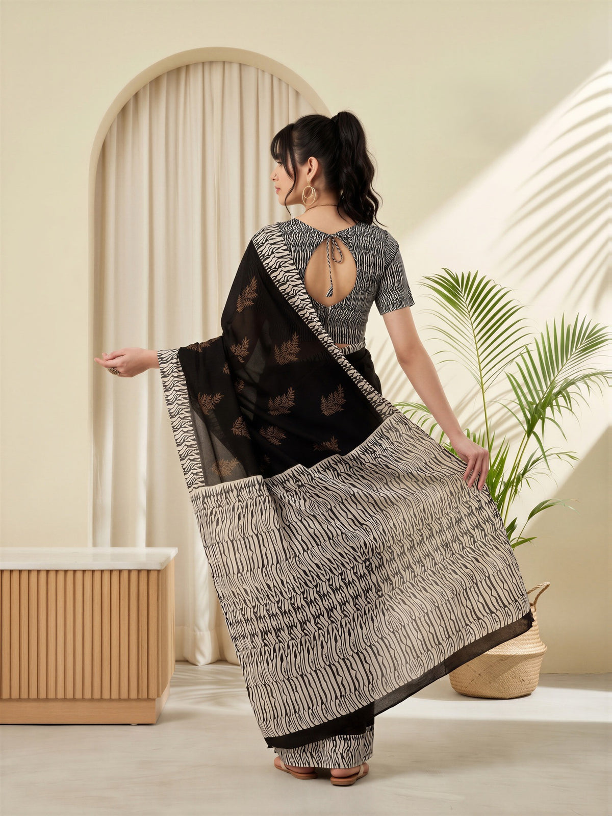 Black Bhagalpuri Silk saree – detail view 1