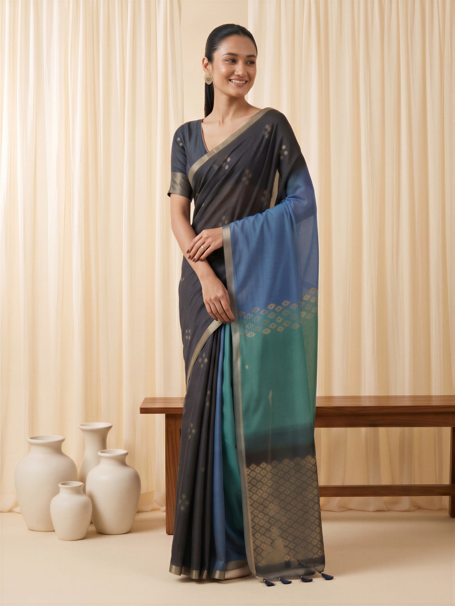 Black Viscose Silk saree – detail view 2