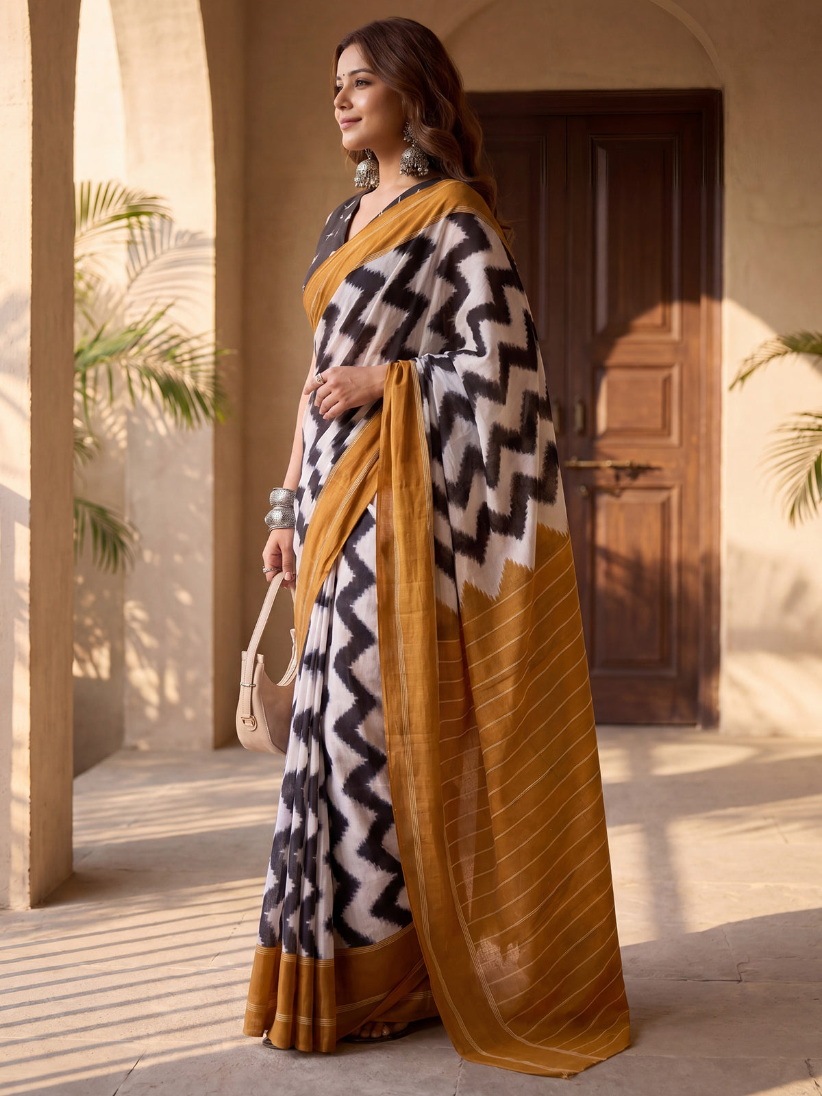 White Cotton Blend saree – detail view 2