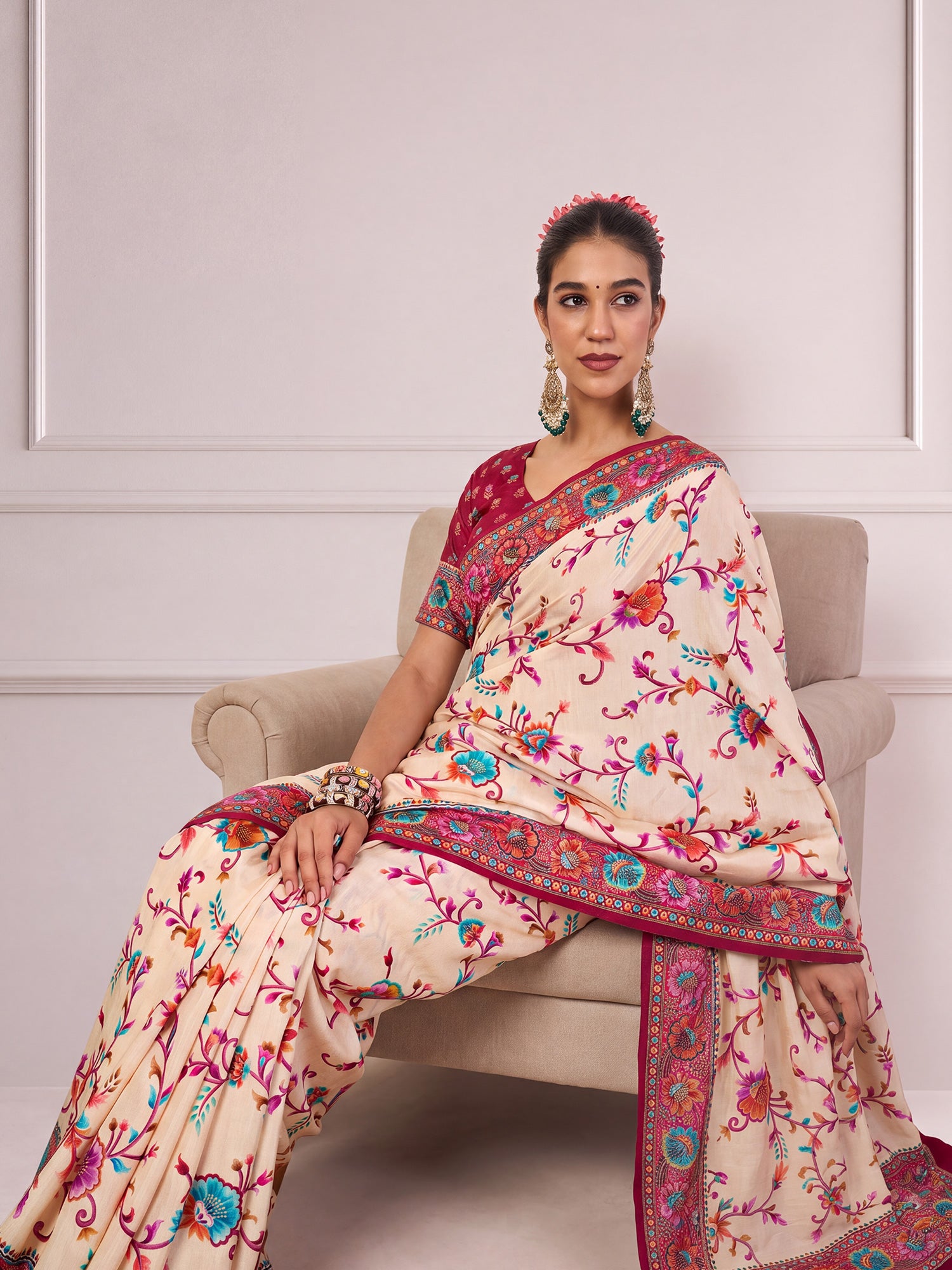 Cream Viscose saree – detail view 3